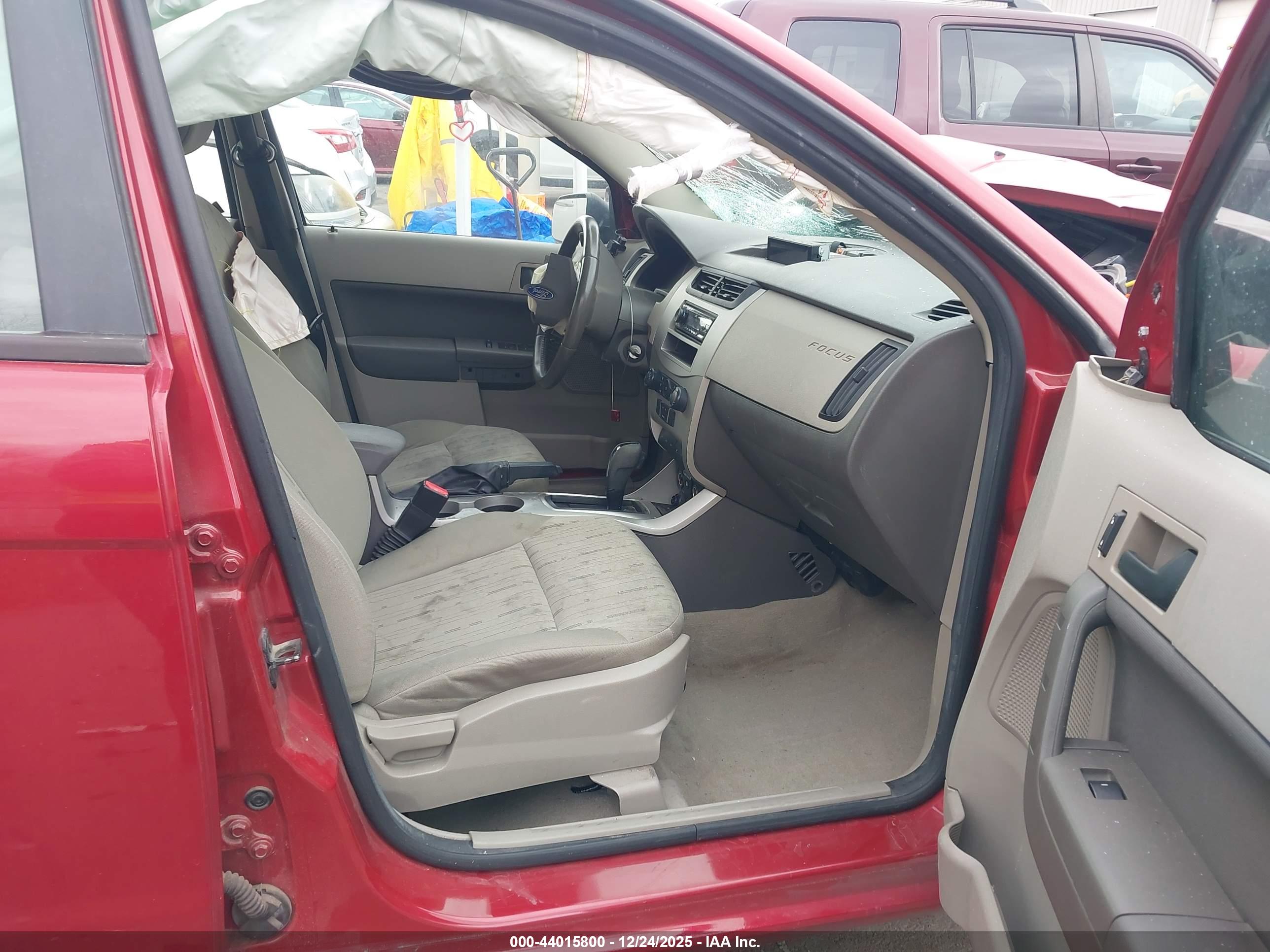 FORD FOCUS image 5