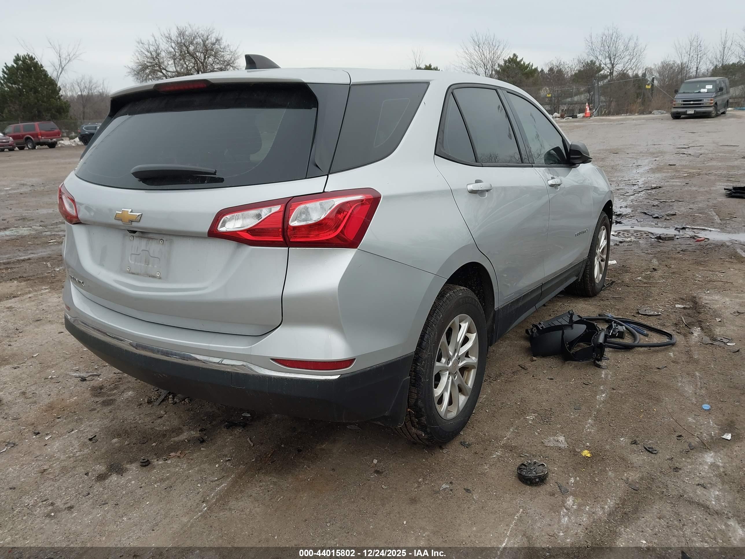 CHEVROLET EQUINOX image 4