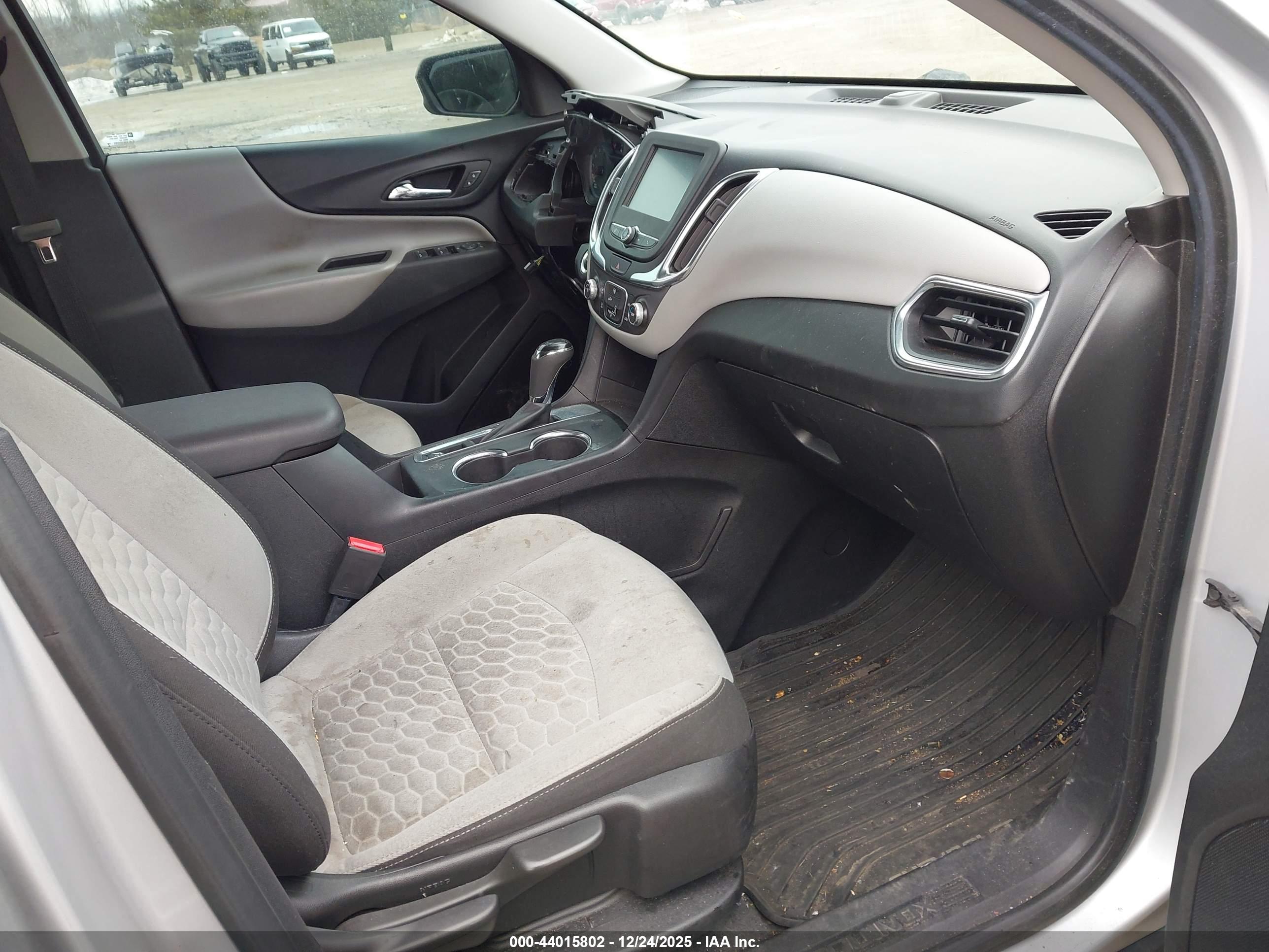 CHEVROLET EQUINOX image 5