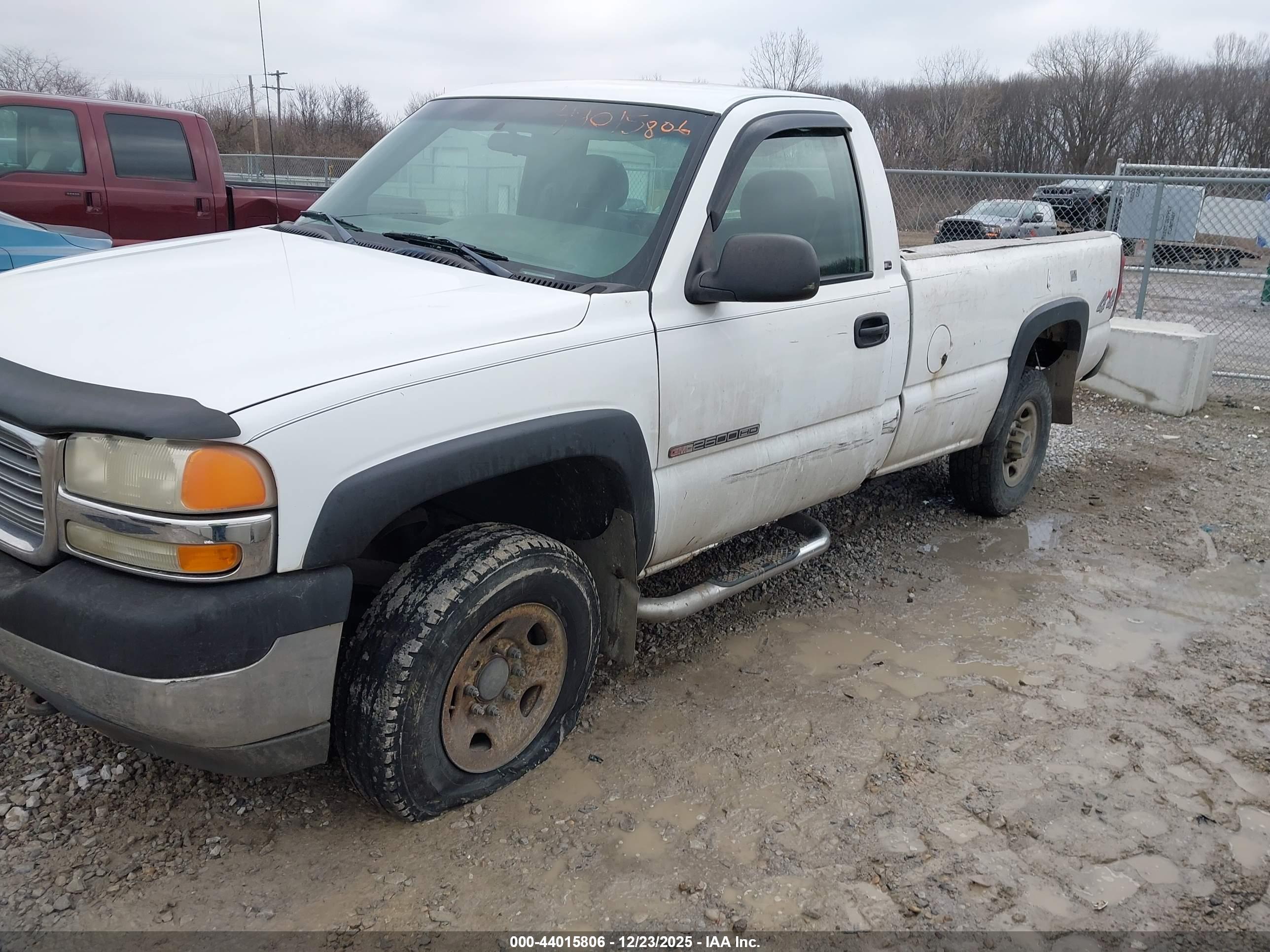 GMC SIERRA image 2