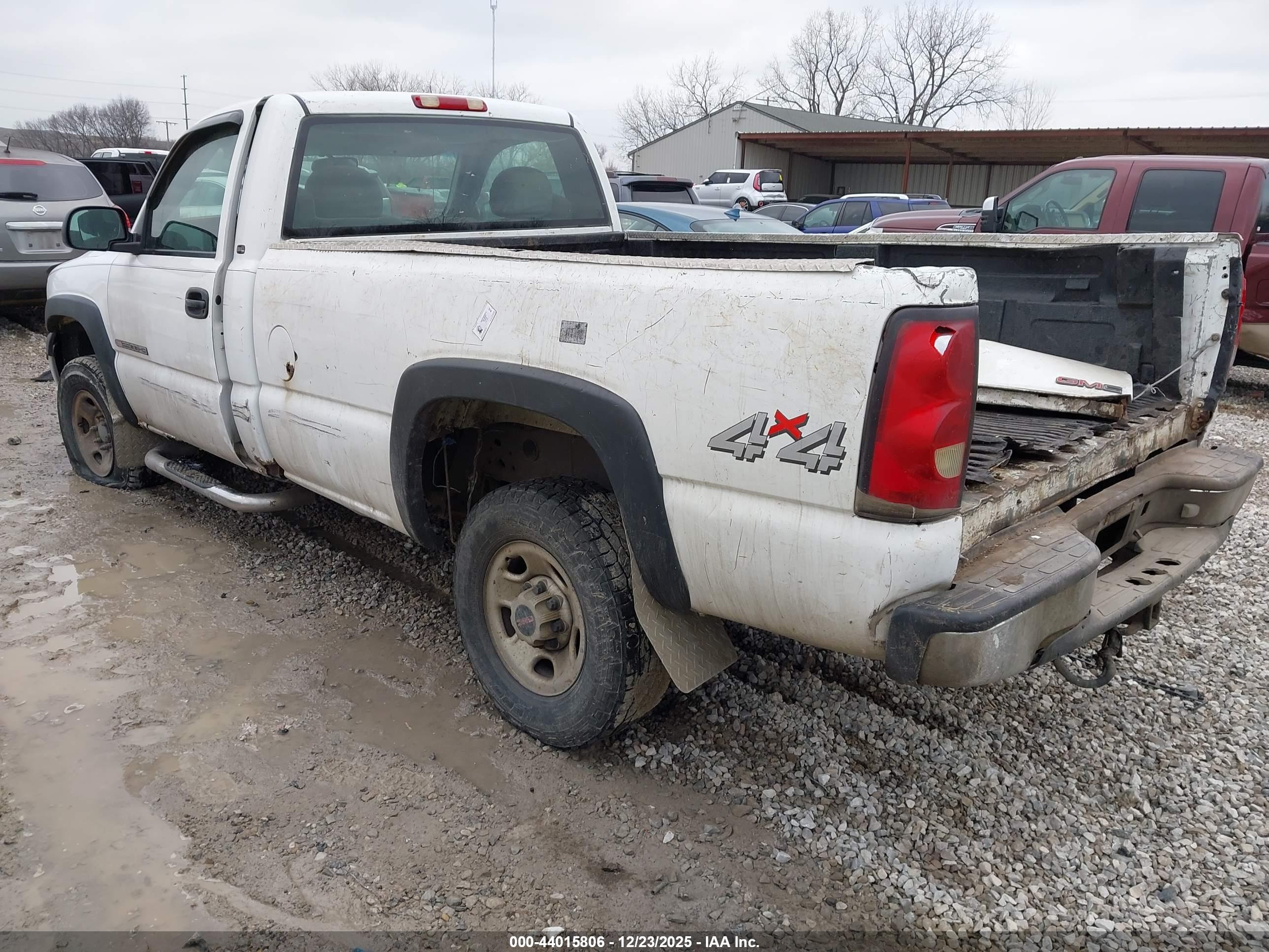 GMC SIERRA image 3