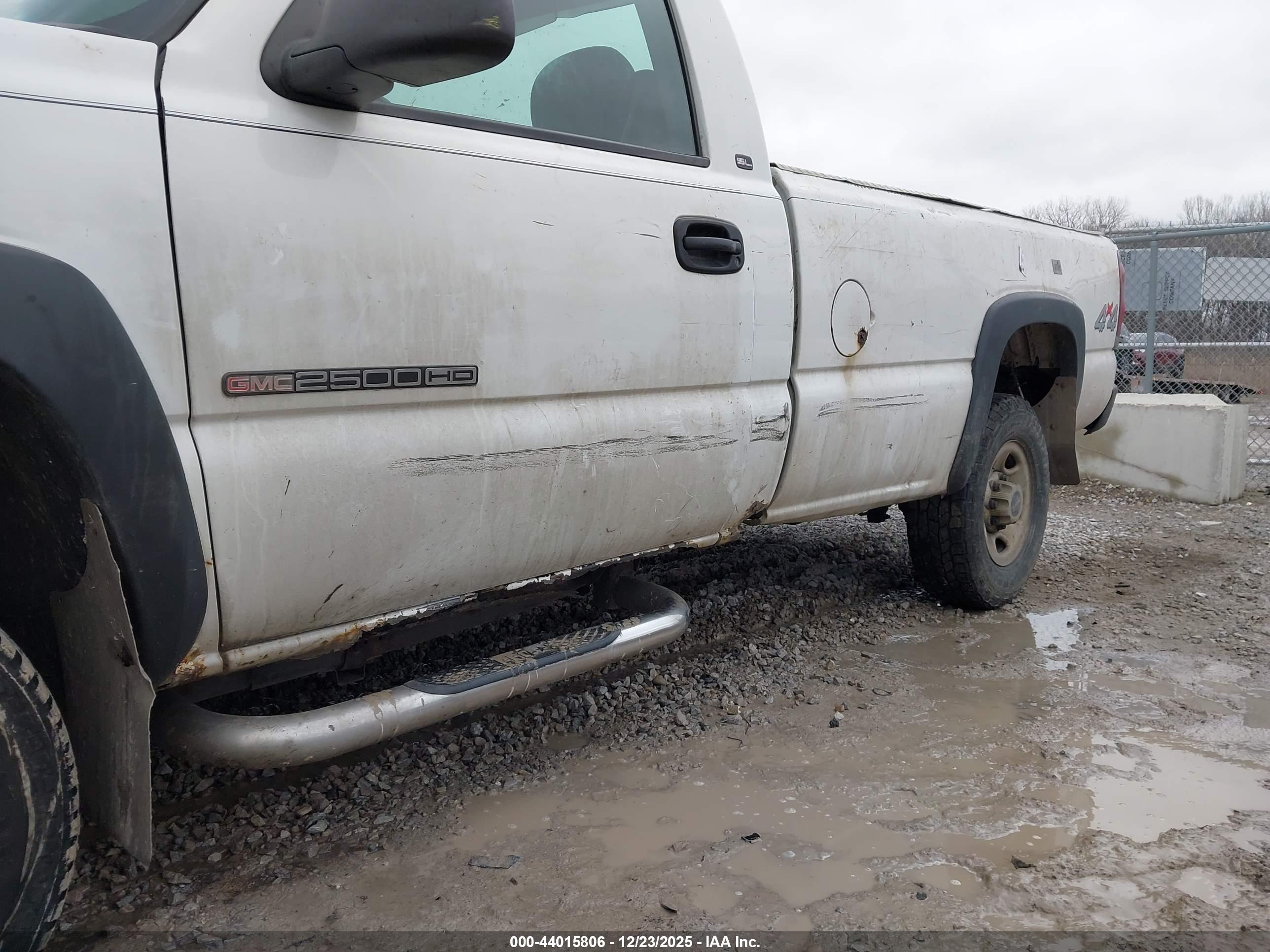GMC SIERRA image 6