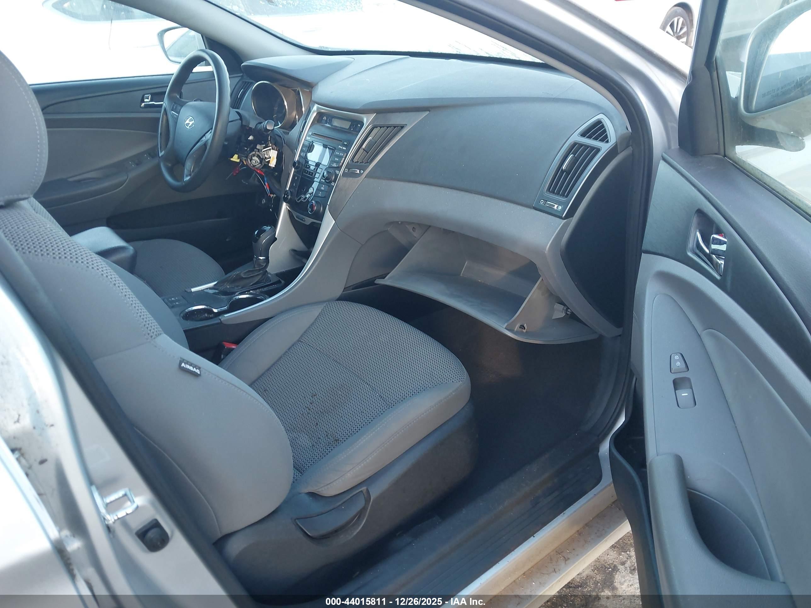 HYUNDAI SONATA image 5