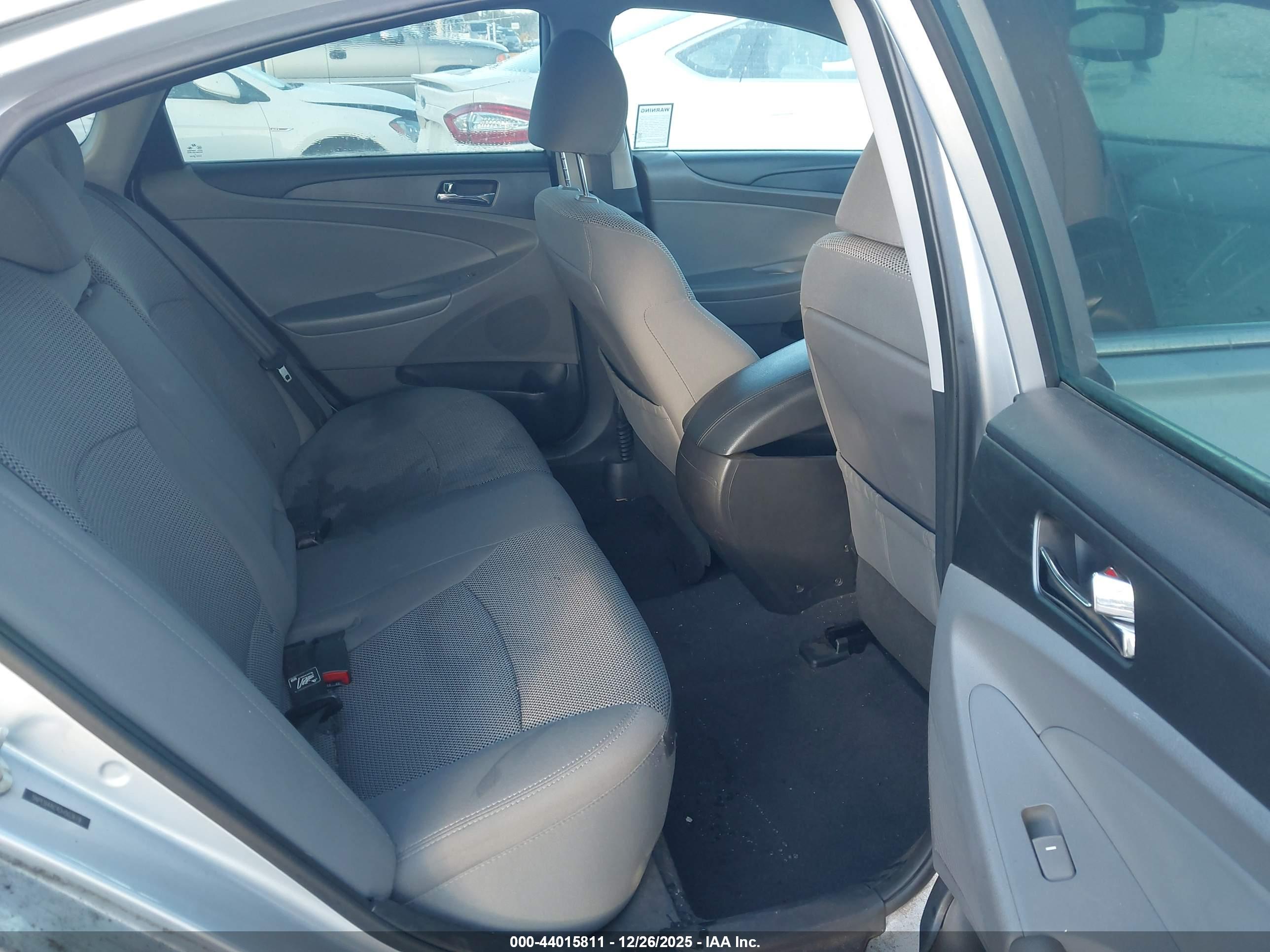 HYUNDAI SONATA image 8