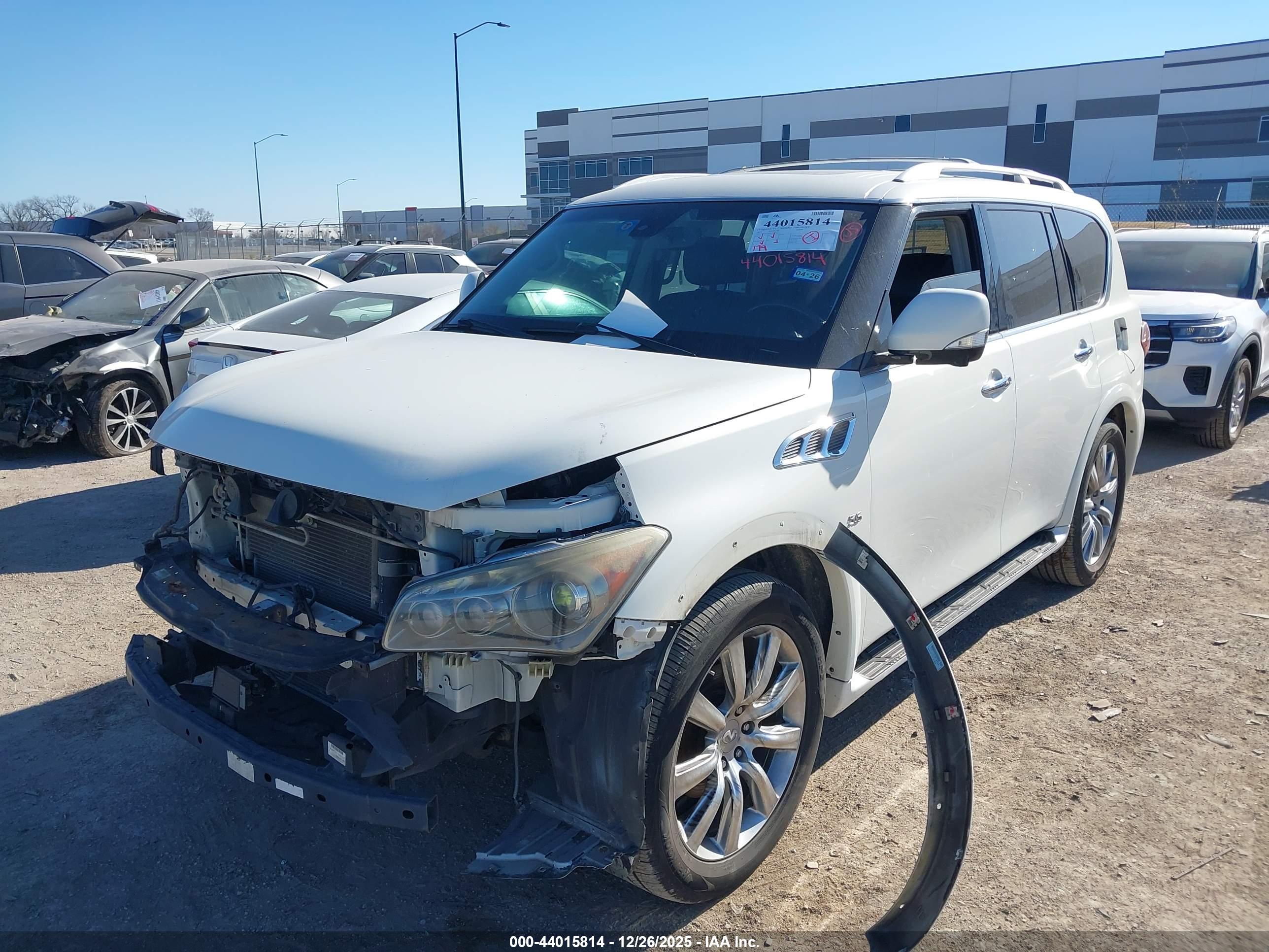 INFINITI QX80 image 2