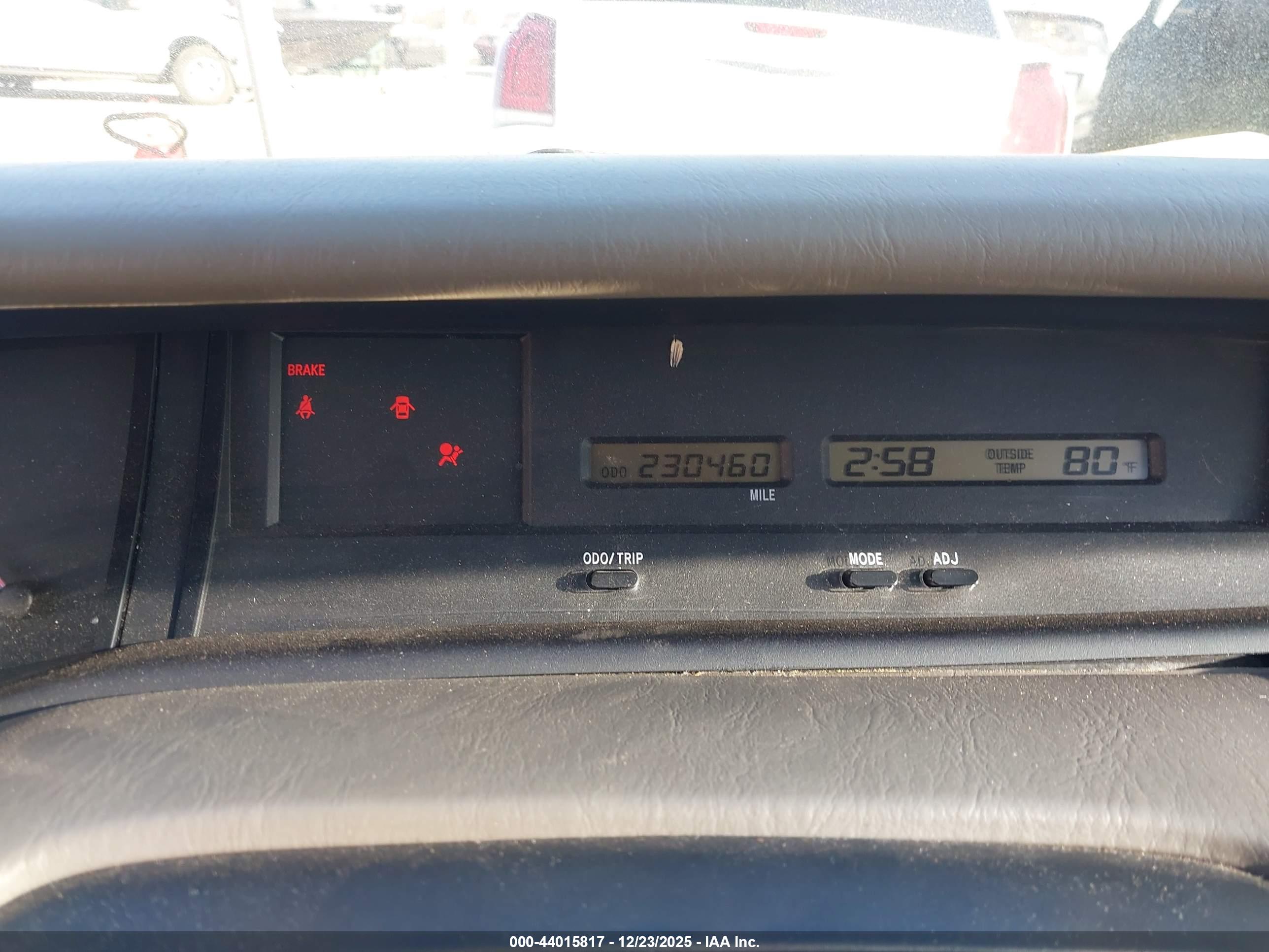 TOYOTA AVALON image 7