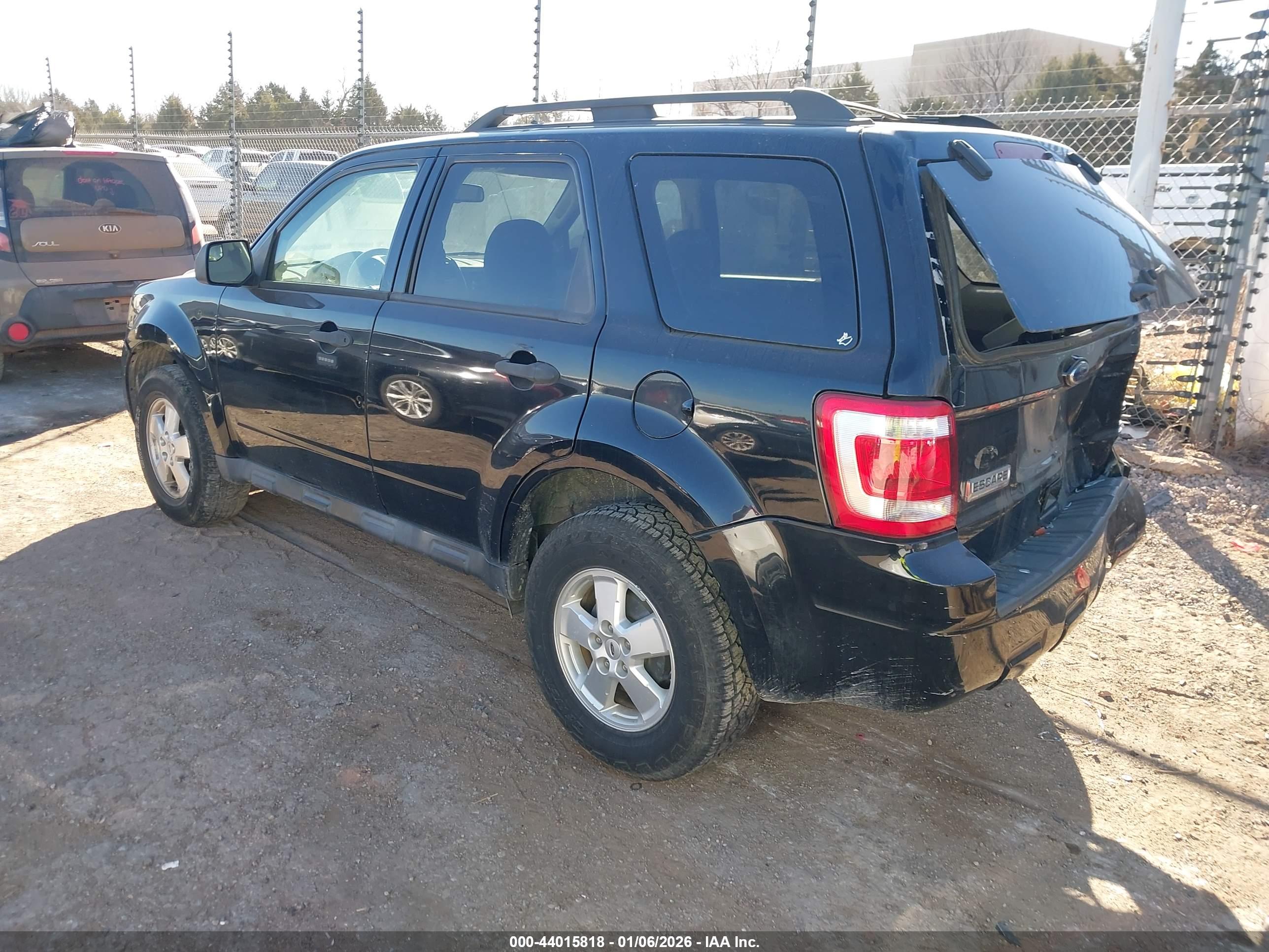 FORD ESCAPE image 3