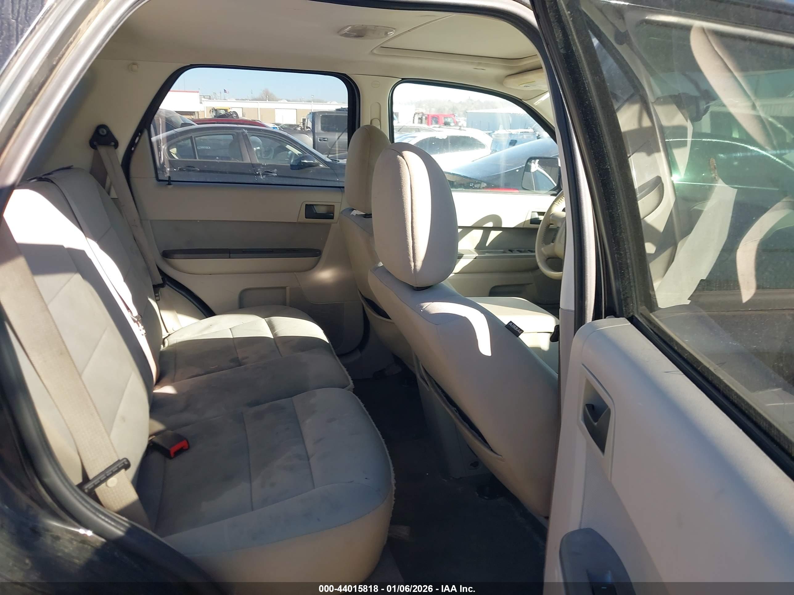 FORD ESCAPE image 8