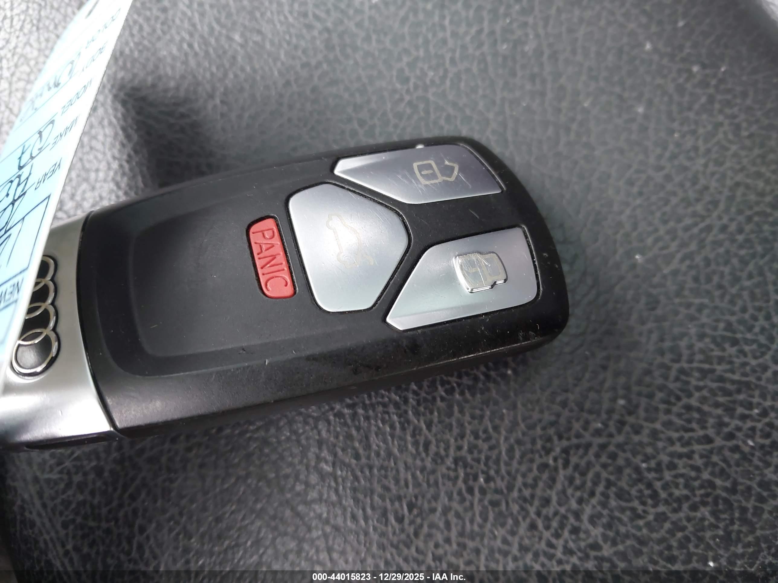 AUDI Q7 image 11