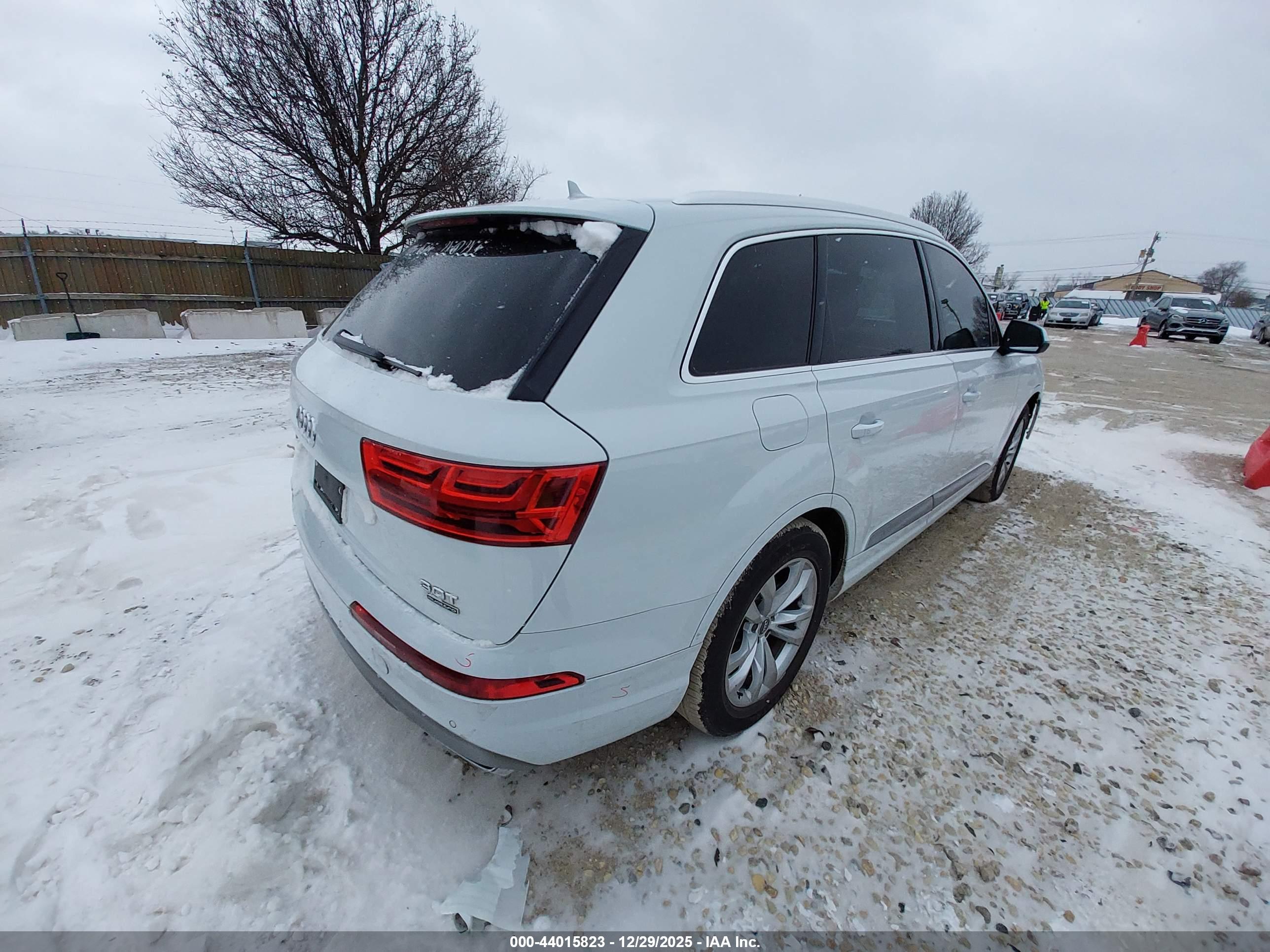 AUDI Q7 image 4