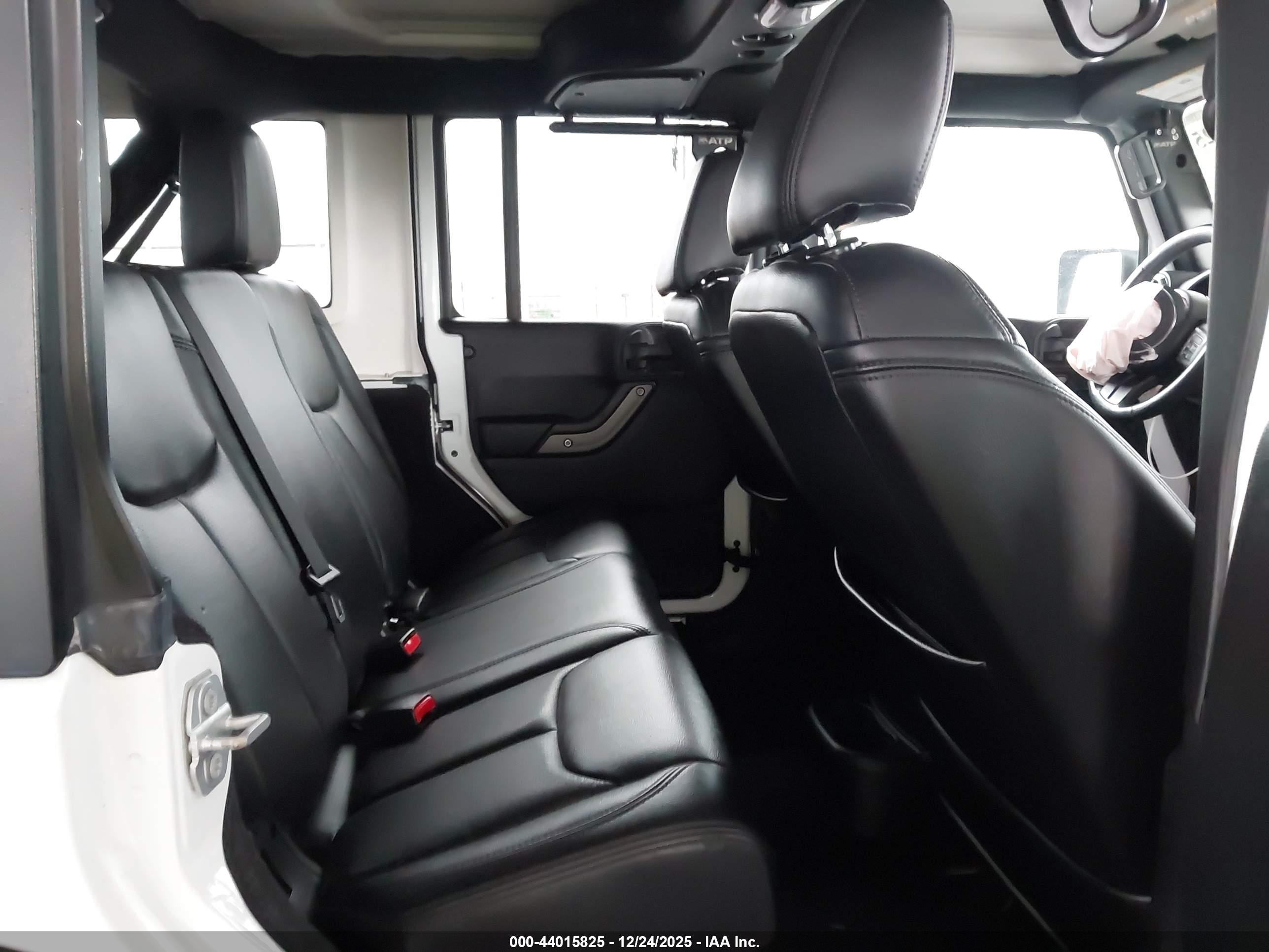 JEEP WRANGLER image 8