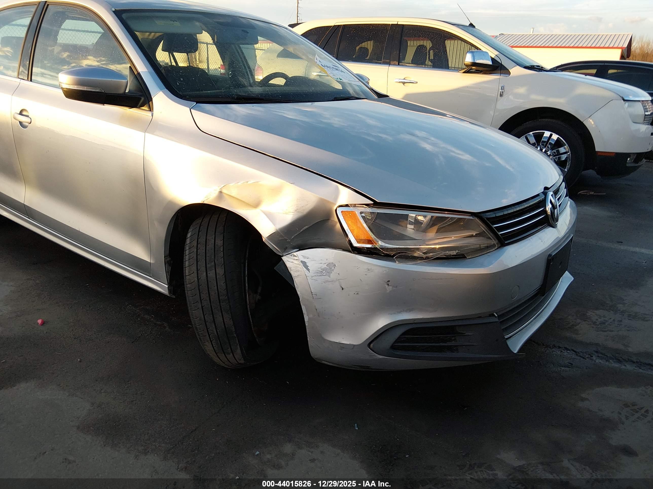 VOLKSWAGEN JETTA image 6