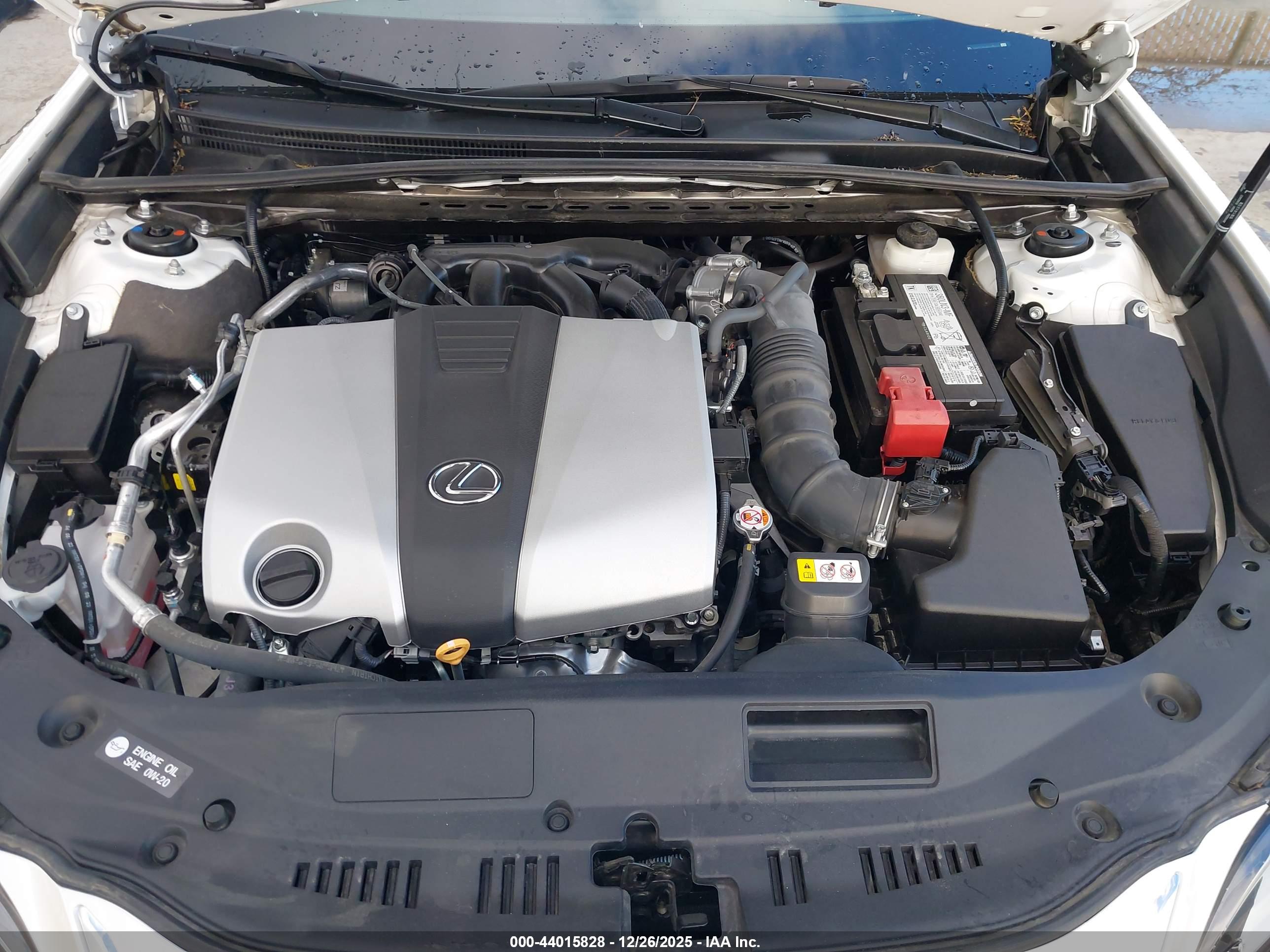 LEXUS ES image 10