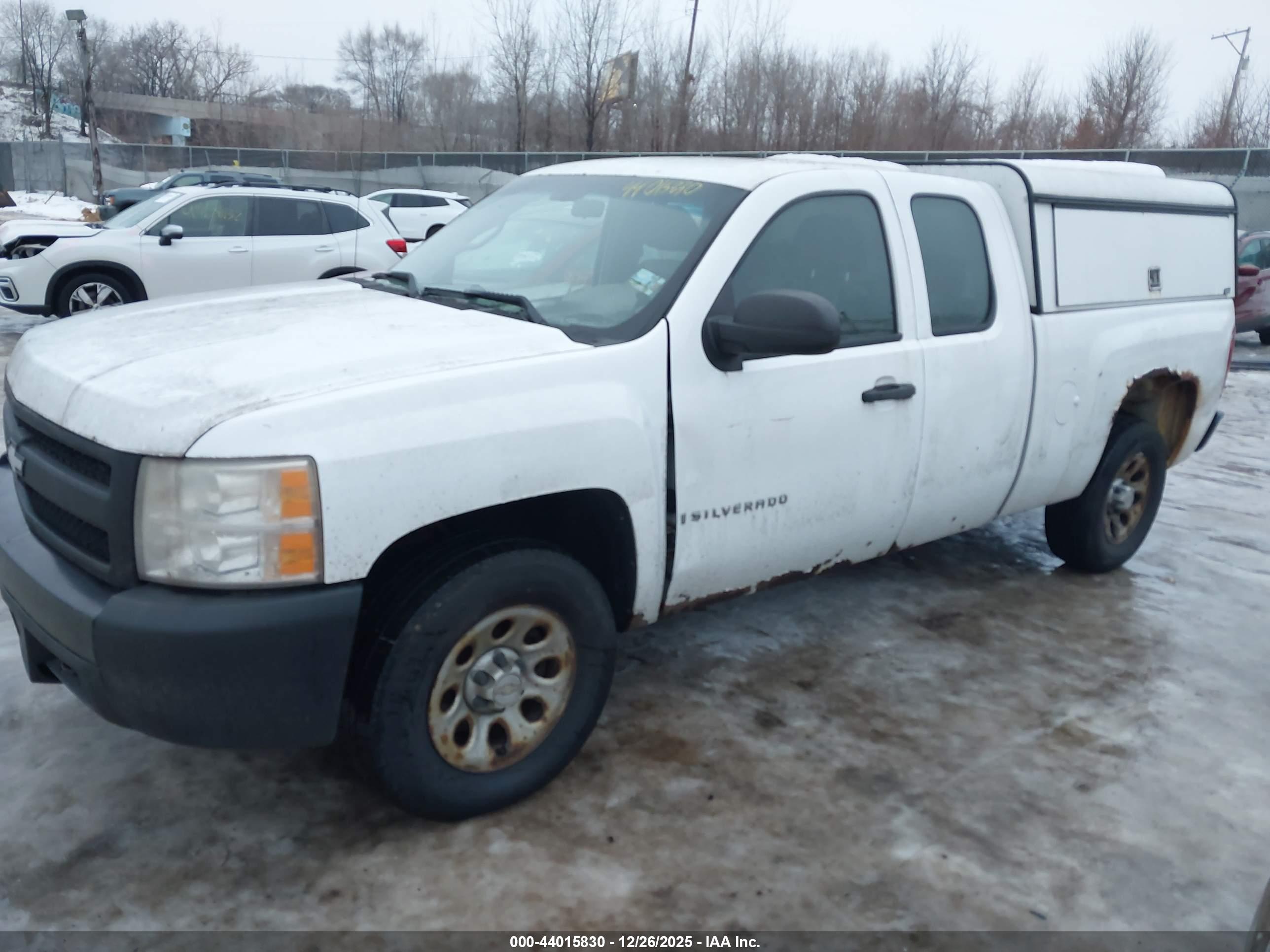 CHEVROLET SILVERADO image 6