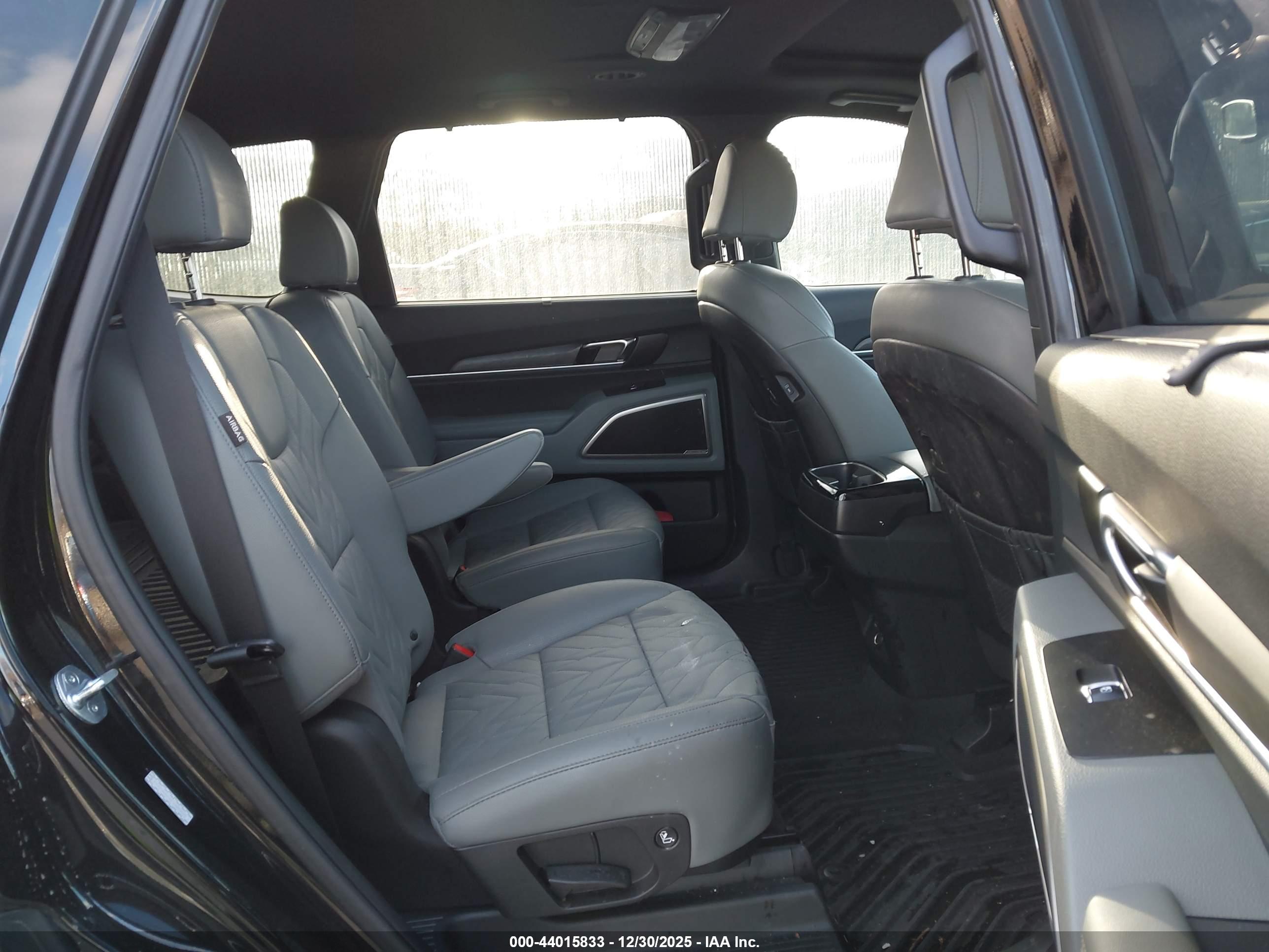 KIA TELLURIDE image 8