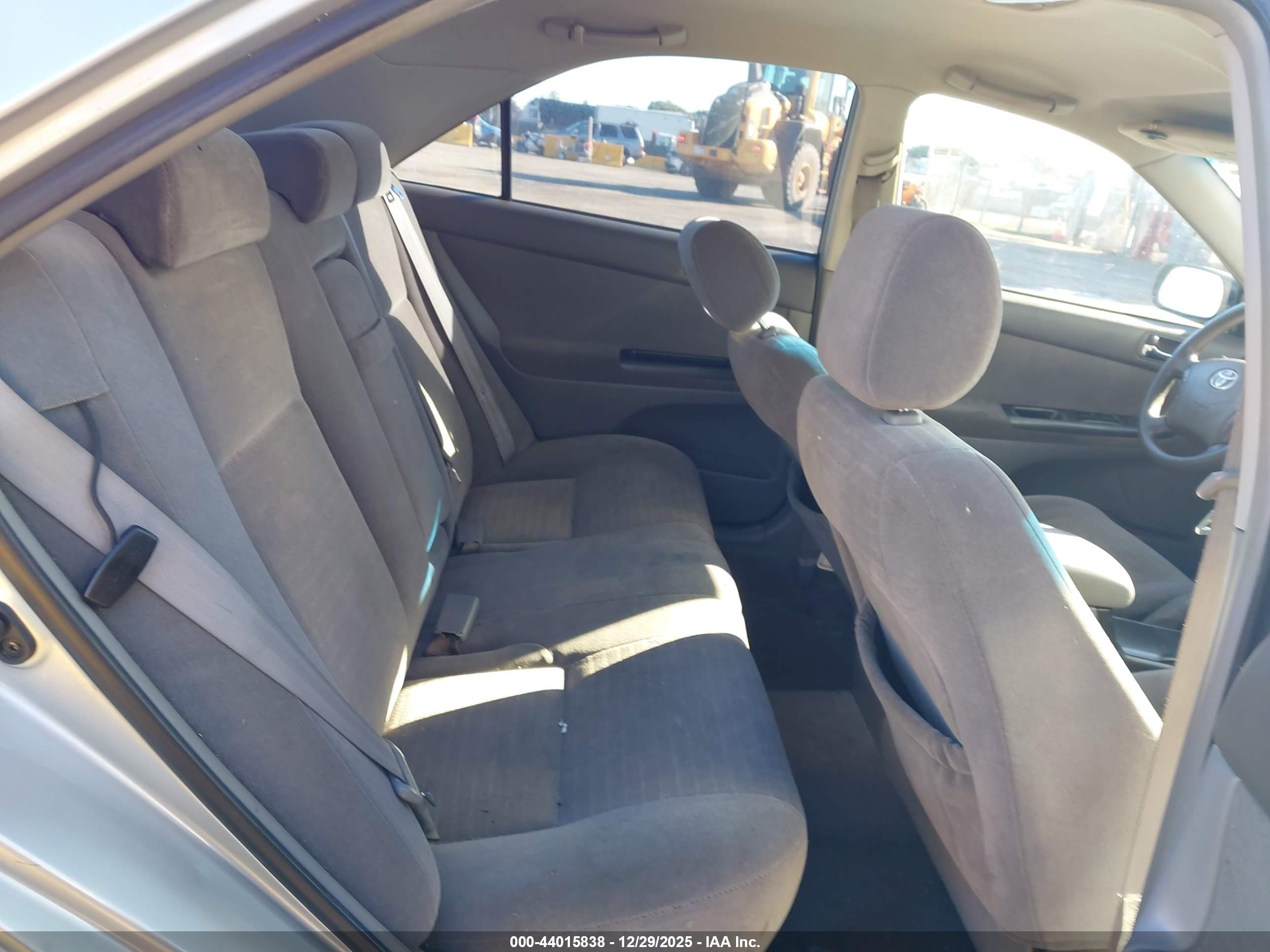 TOYOTA CAMRY image 8