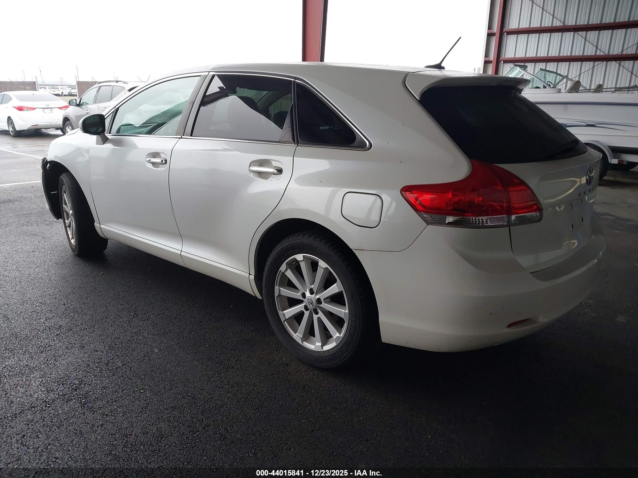 TOYOTA VENZA image 3