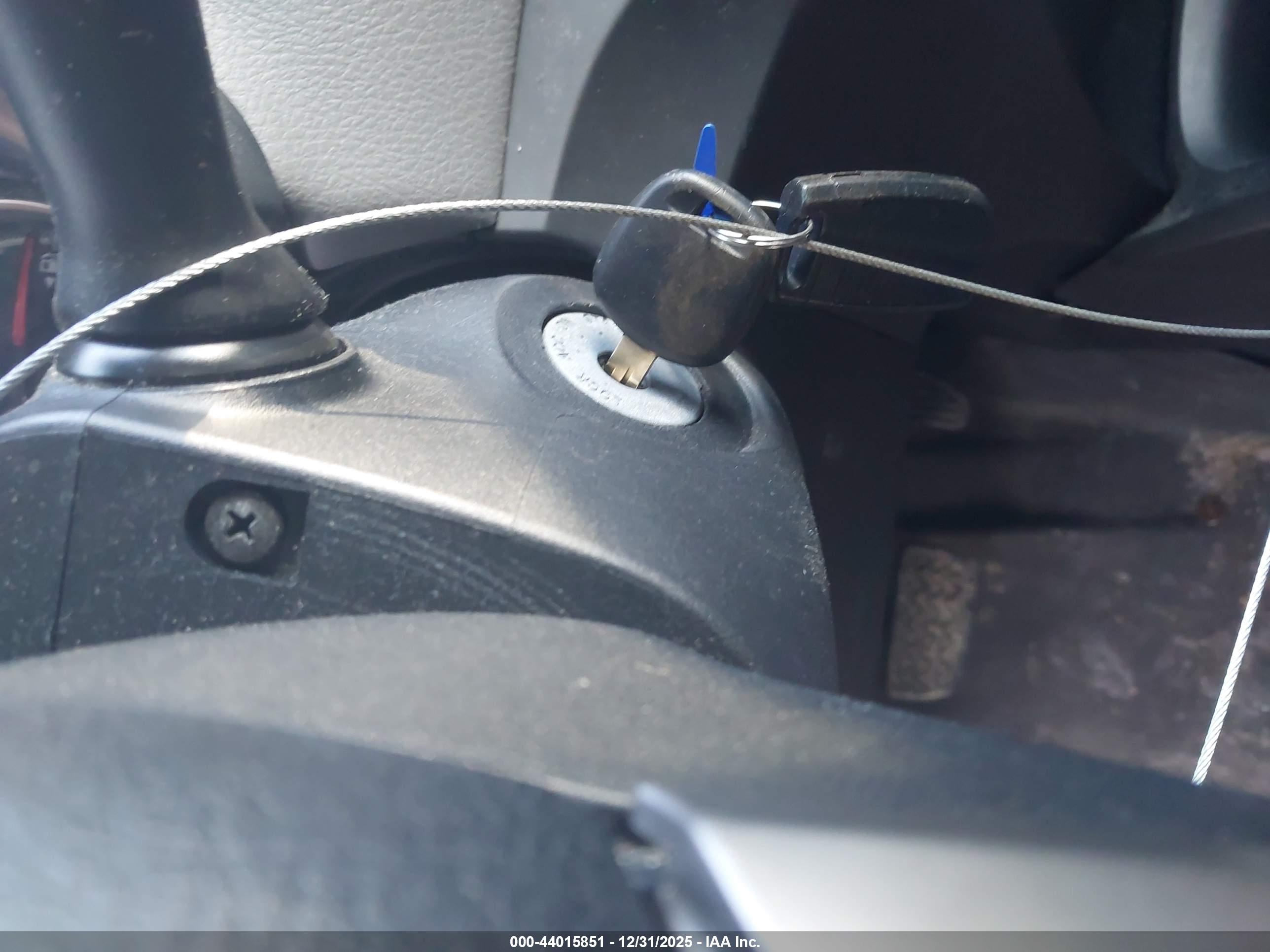 TOYOTA YARIS image 11