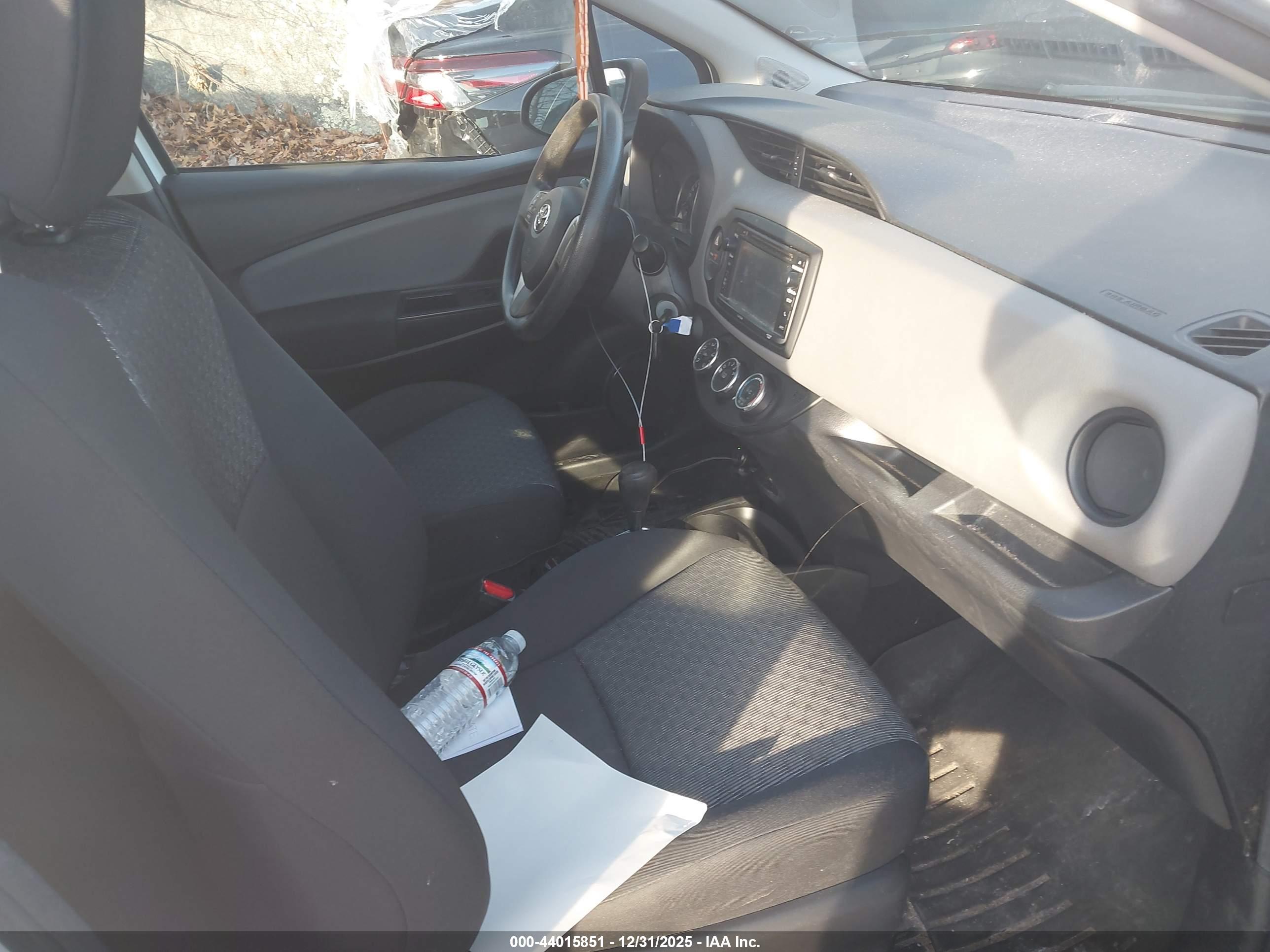 TOYOTA YARIS image 5
