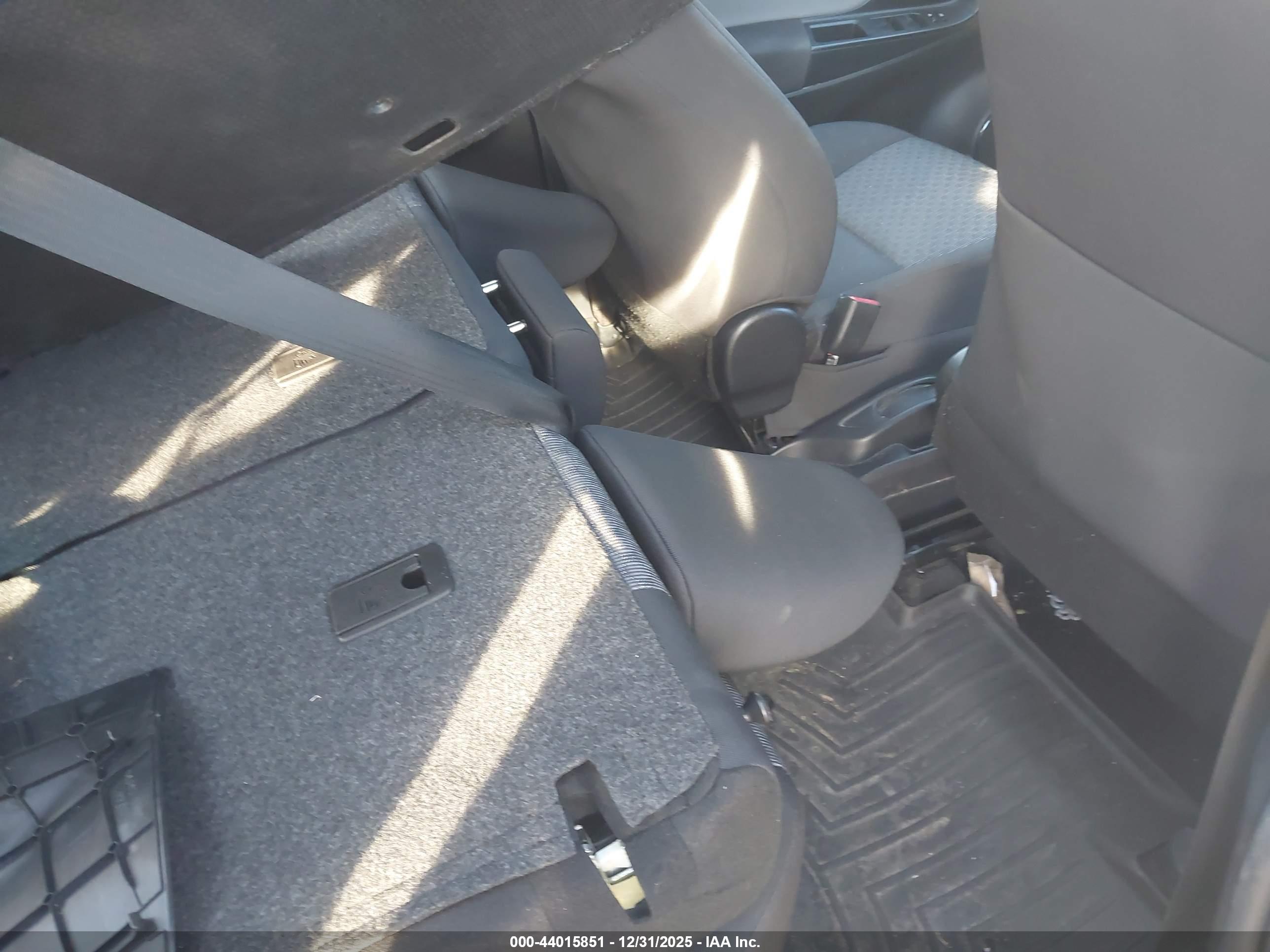 TOYOTA YARIS image 8