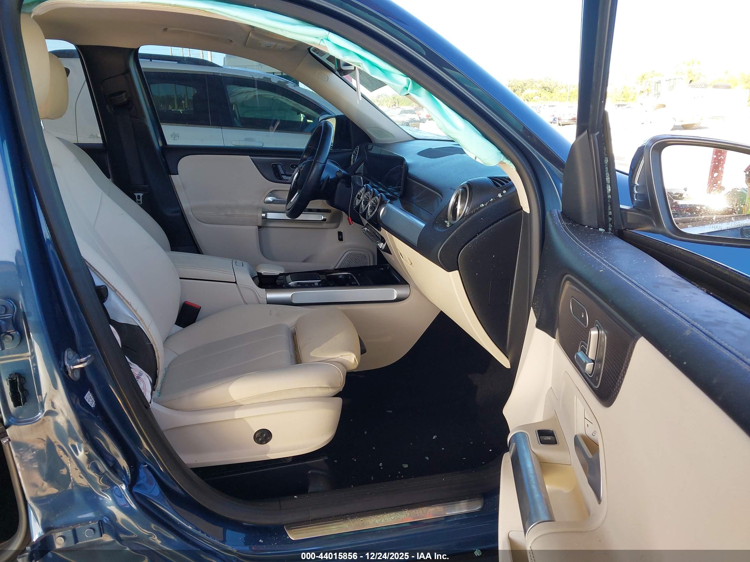 MERCEDES-BENZ GLB image 5