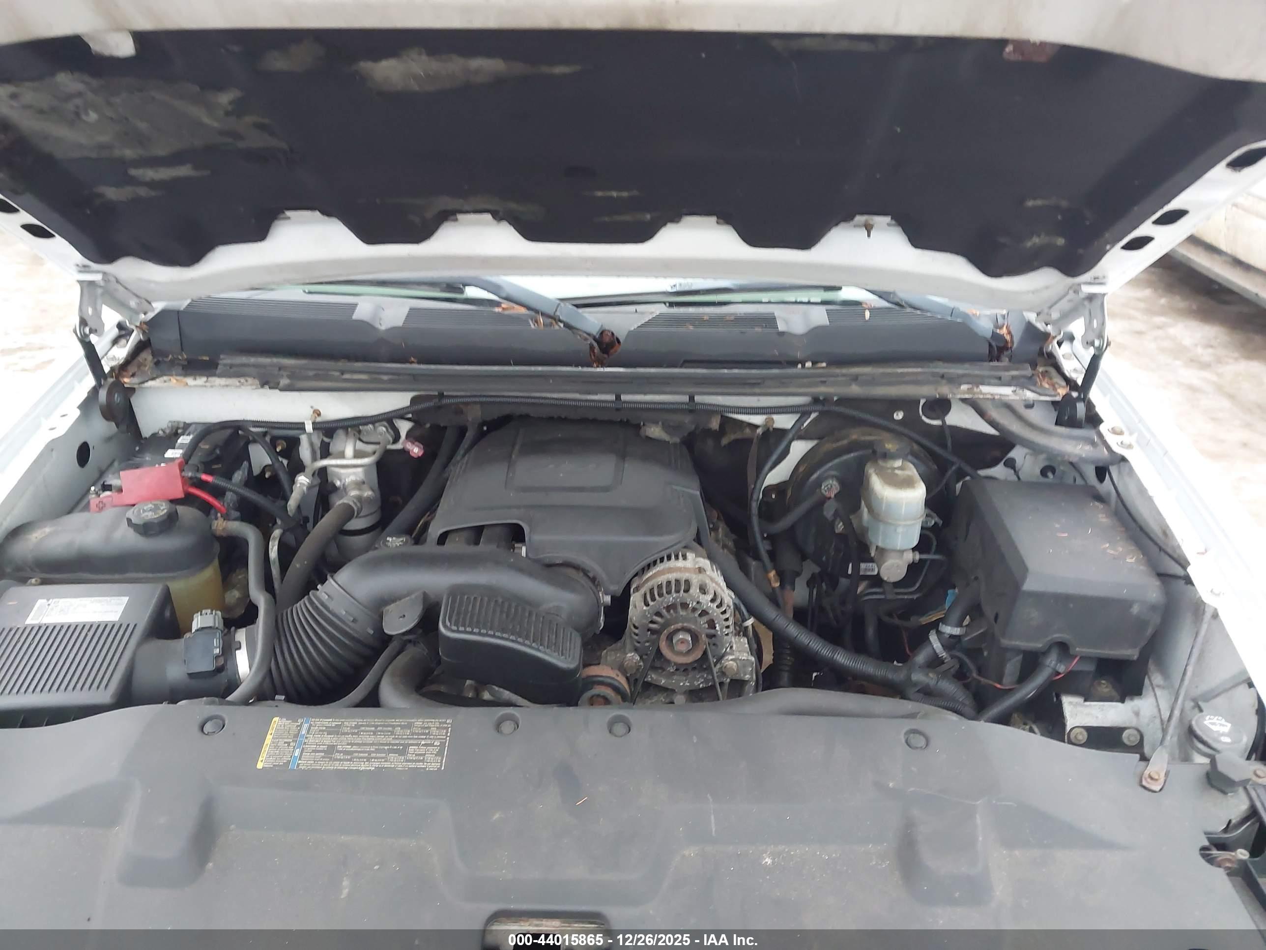 CHEVROLET SILVERADO image 10