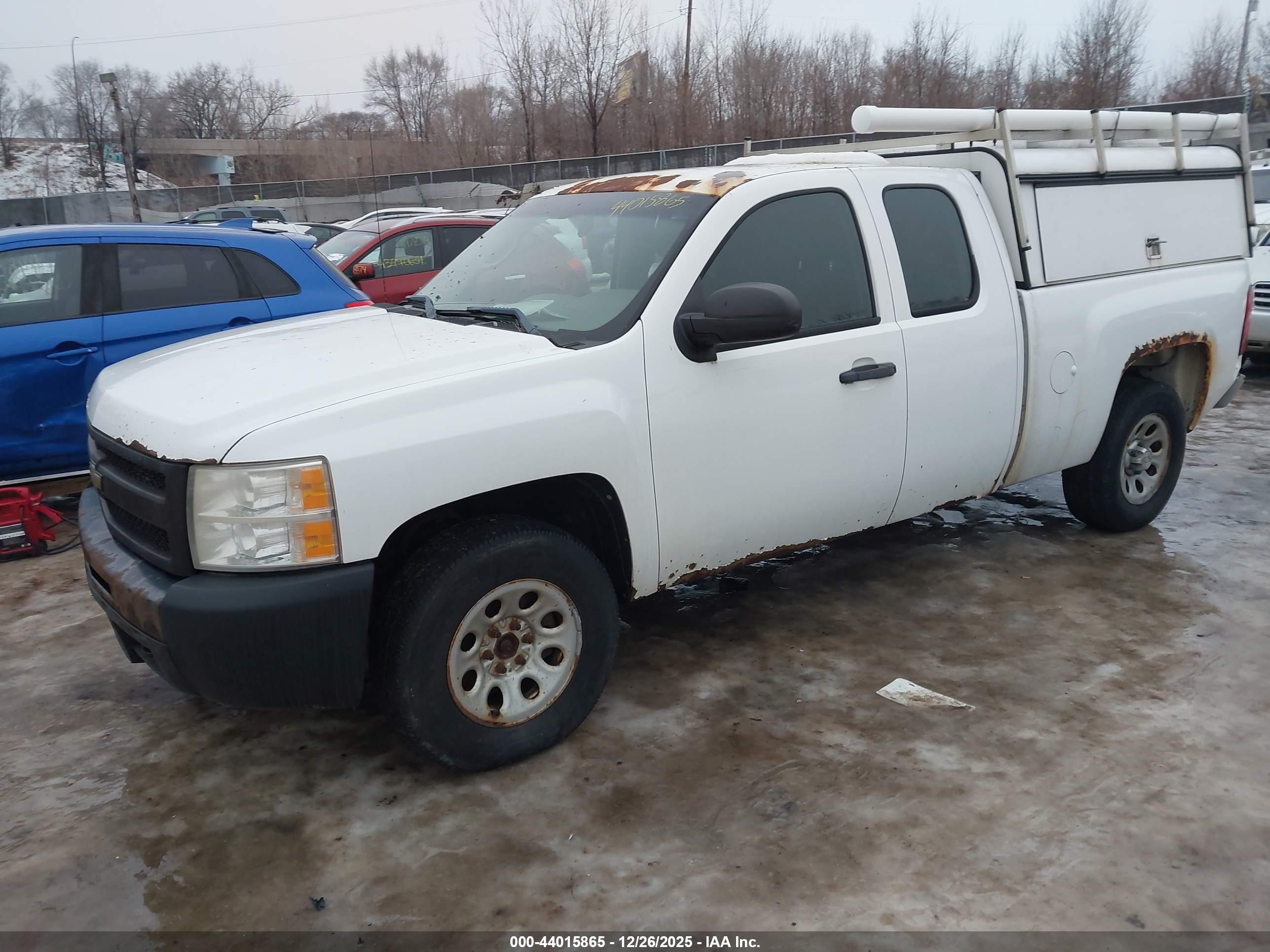 CHEVROLET SILVERADO image 2