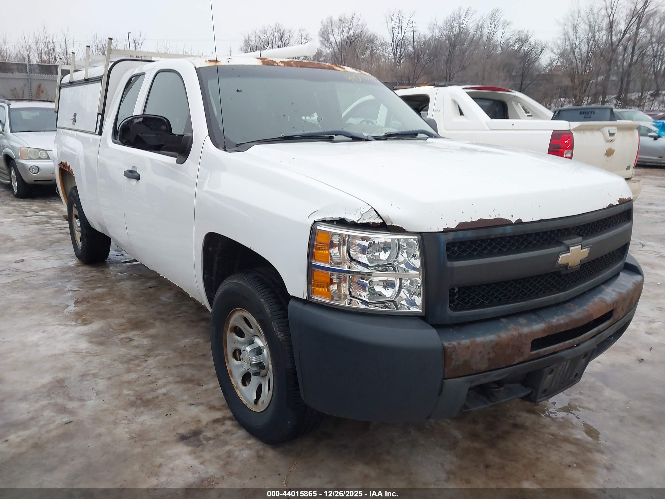 CHEVROLET SILVERADO image 6