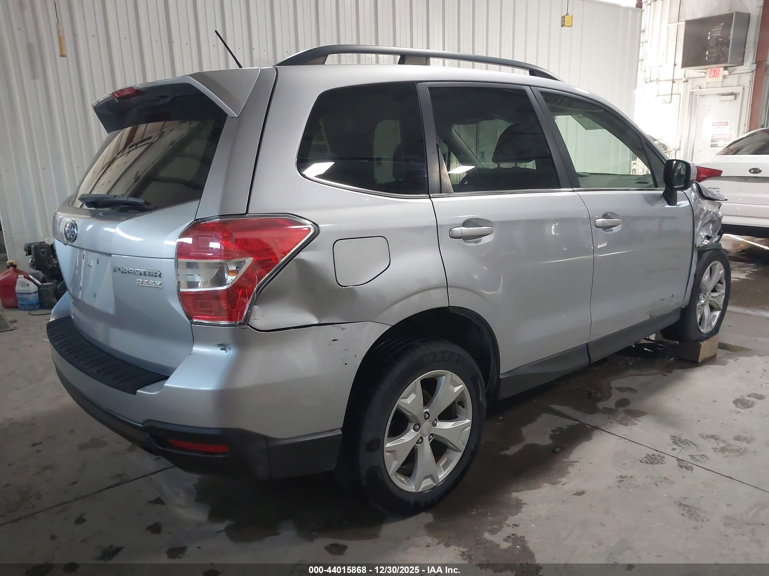 SUBARU FORESTER image 4
