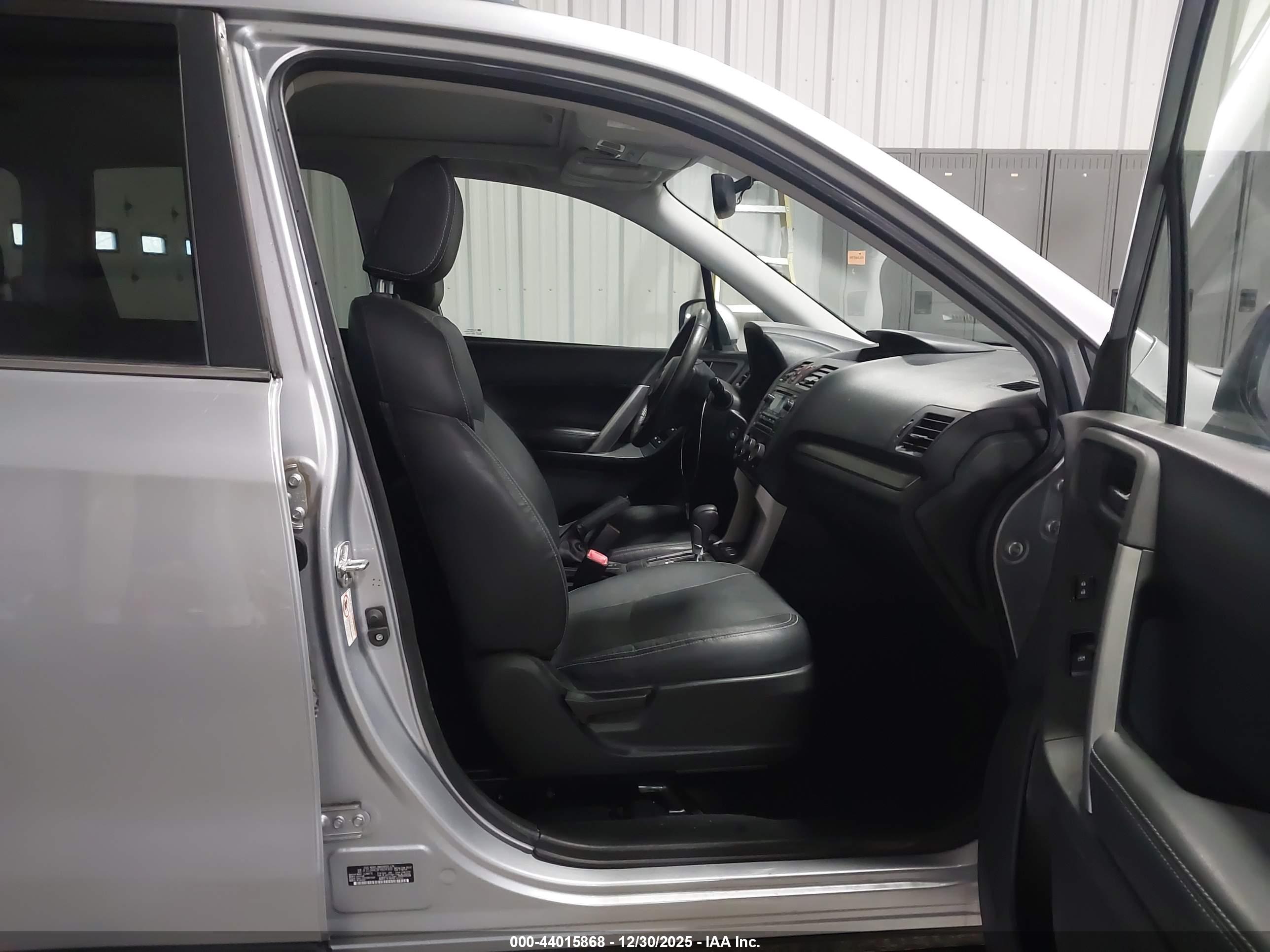 SUBARU FORESTER image 5