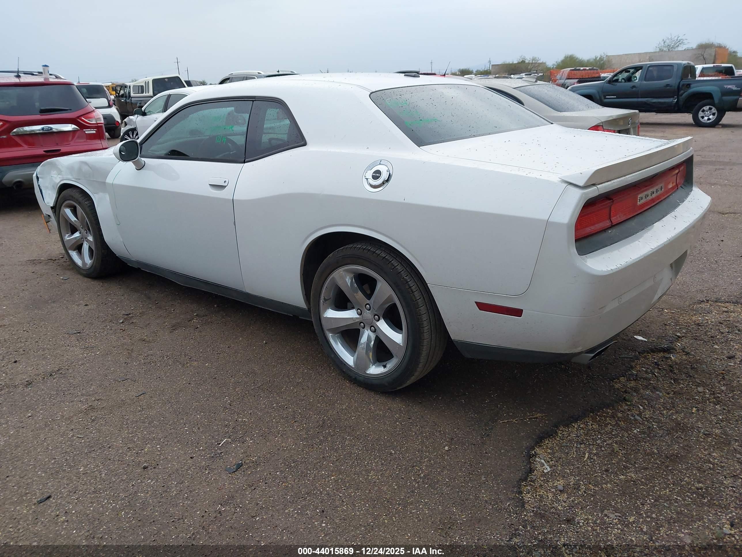 DODGE CHALLENGER image 3