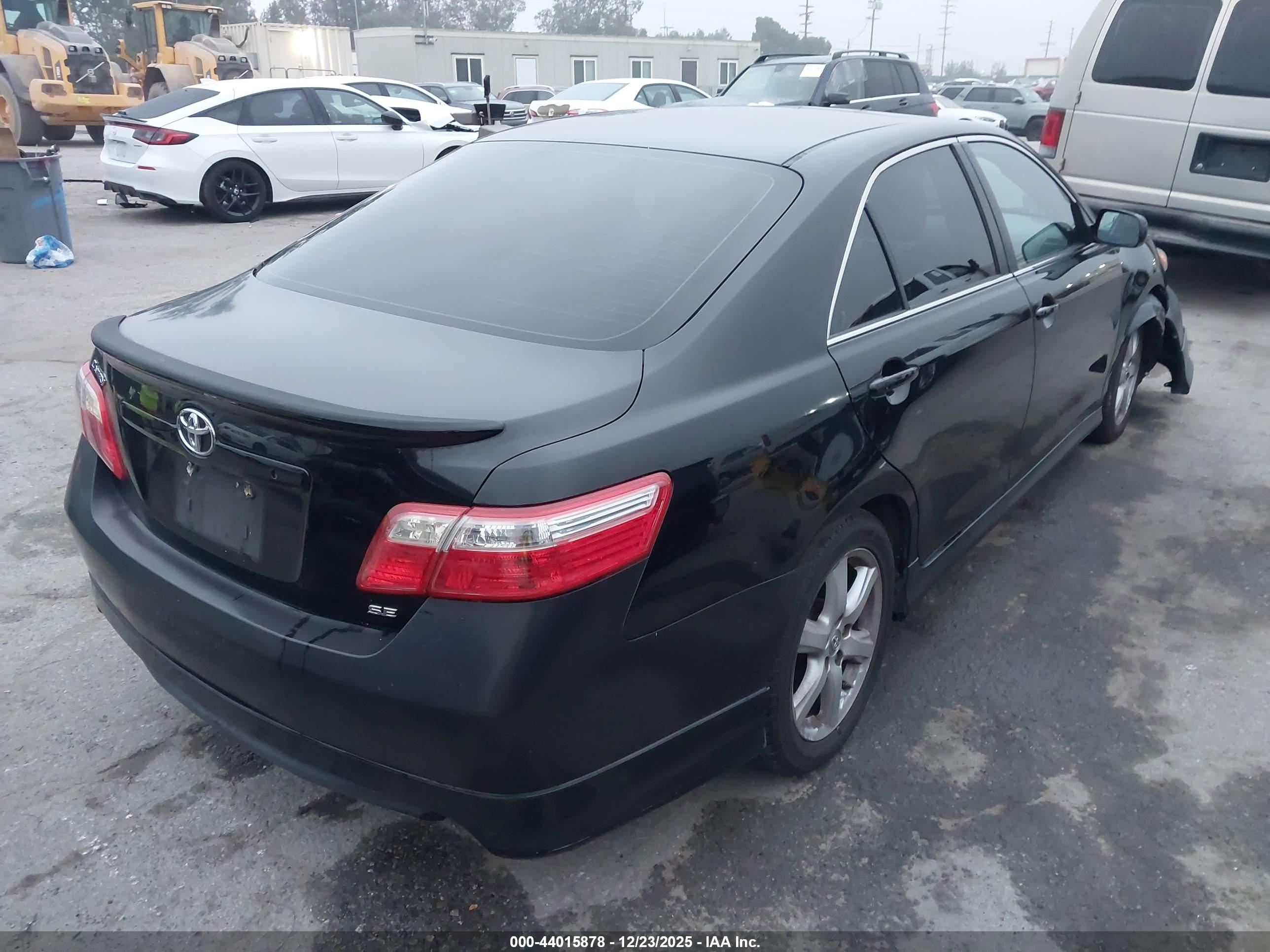 TOYOTA CAMRY image 4