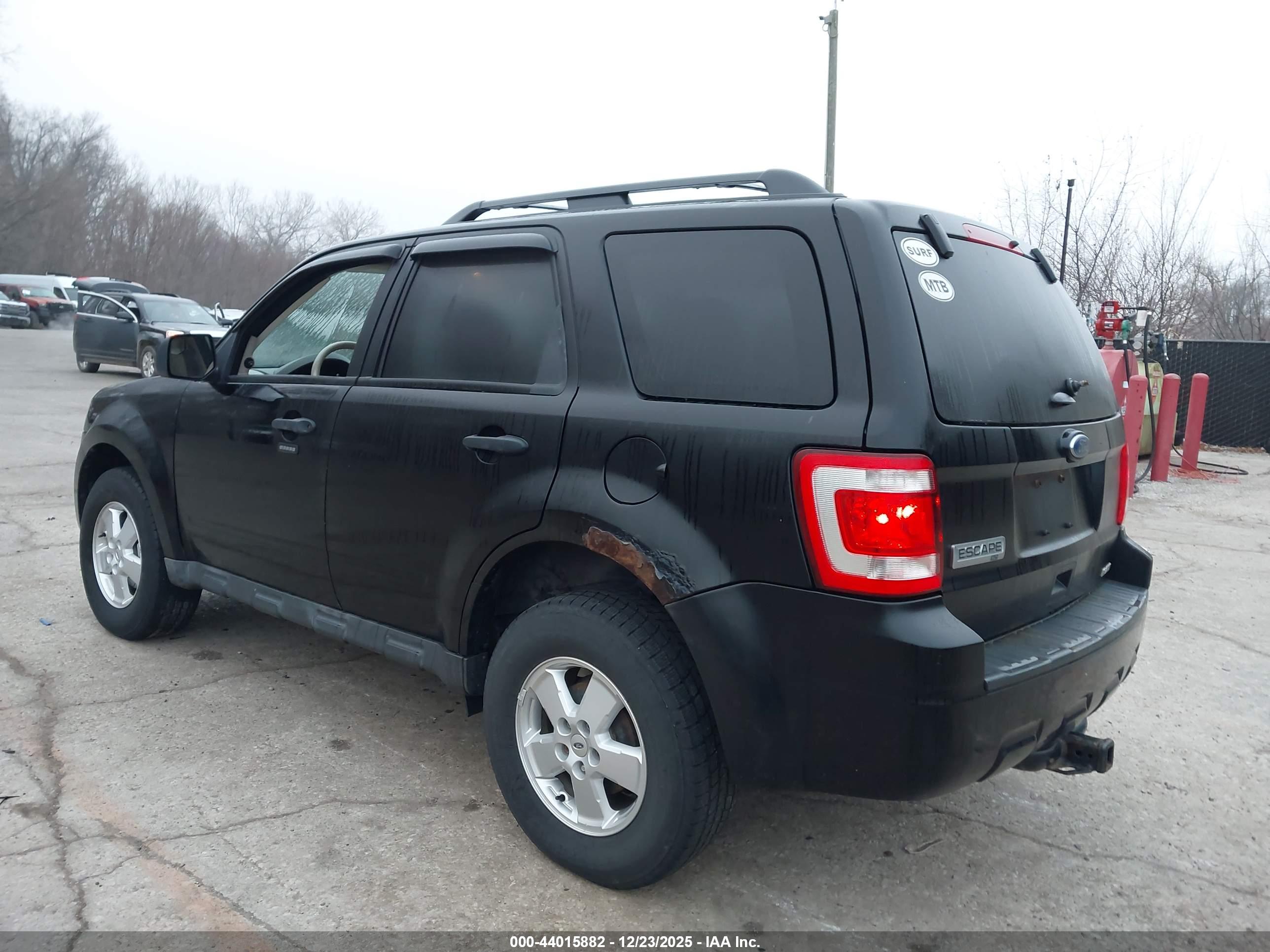 FORD ESCAPE image 3