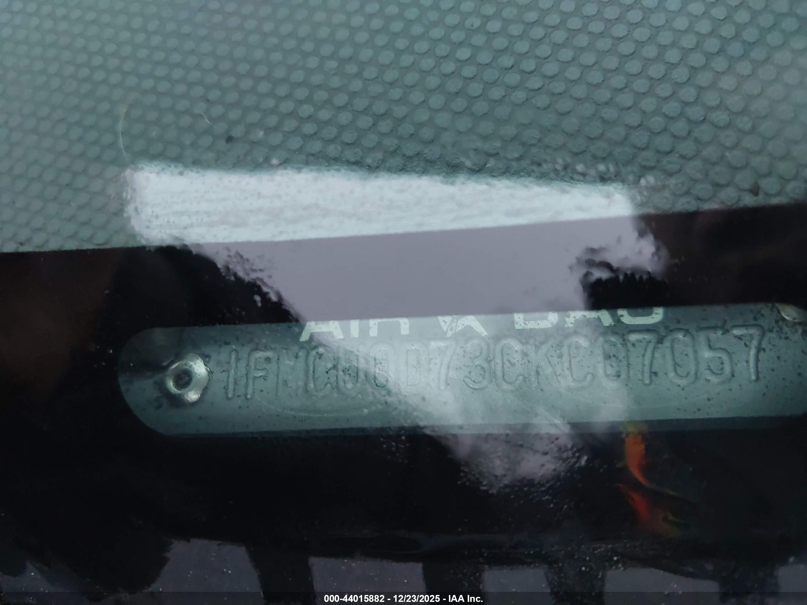 FORD ESCAPE image 9