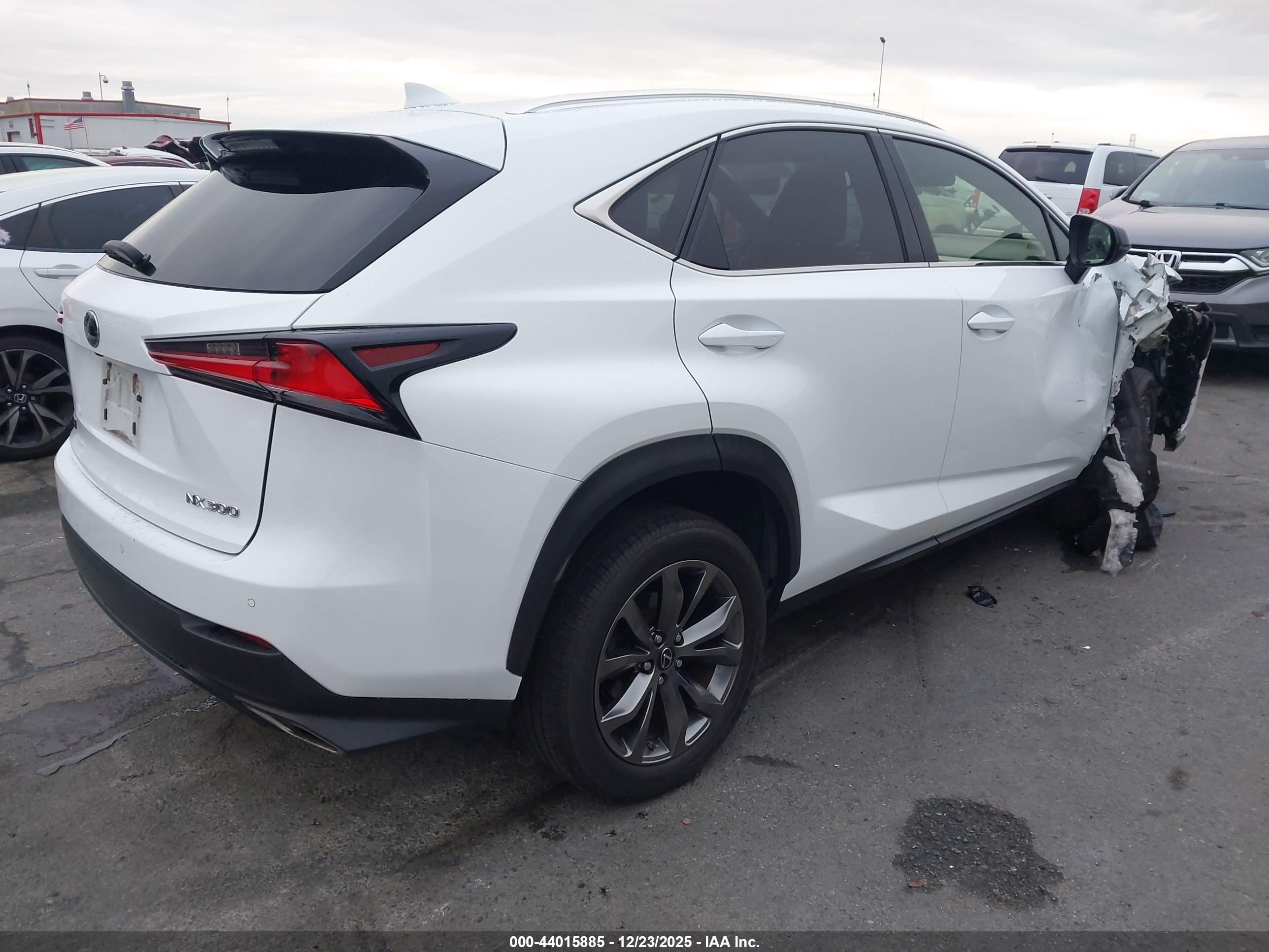 LEXUS NX image 4