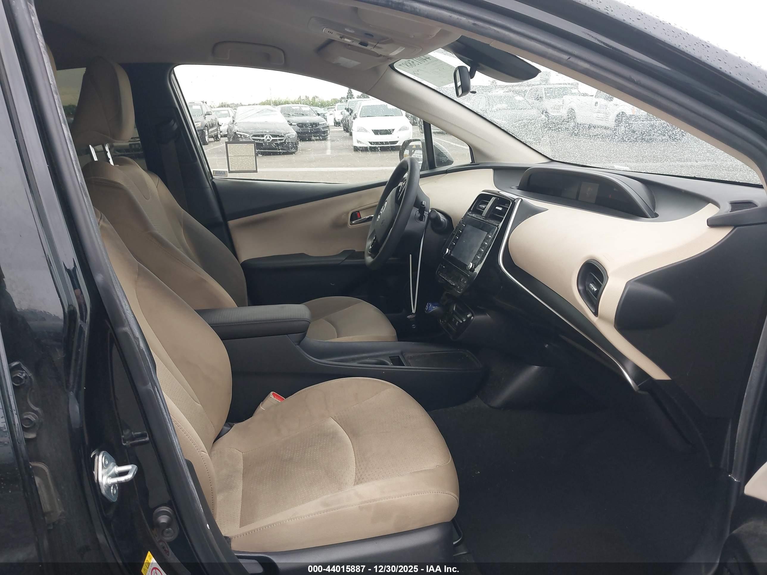 TOYOTA PRIUS image 5