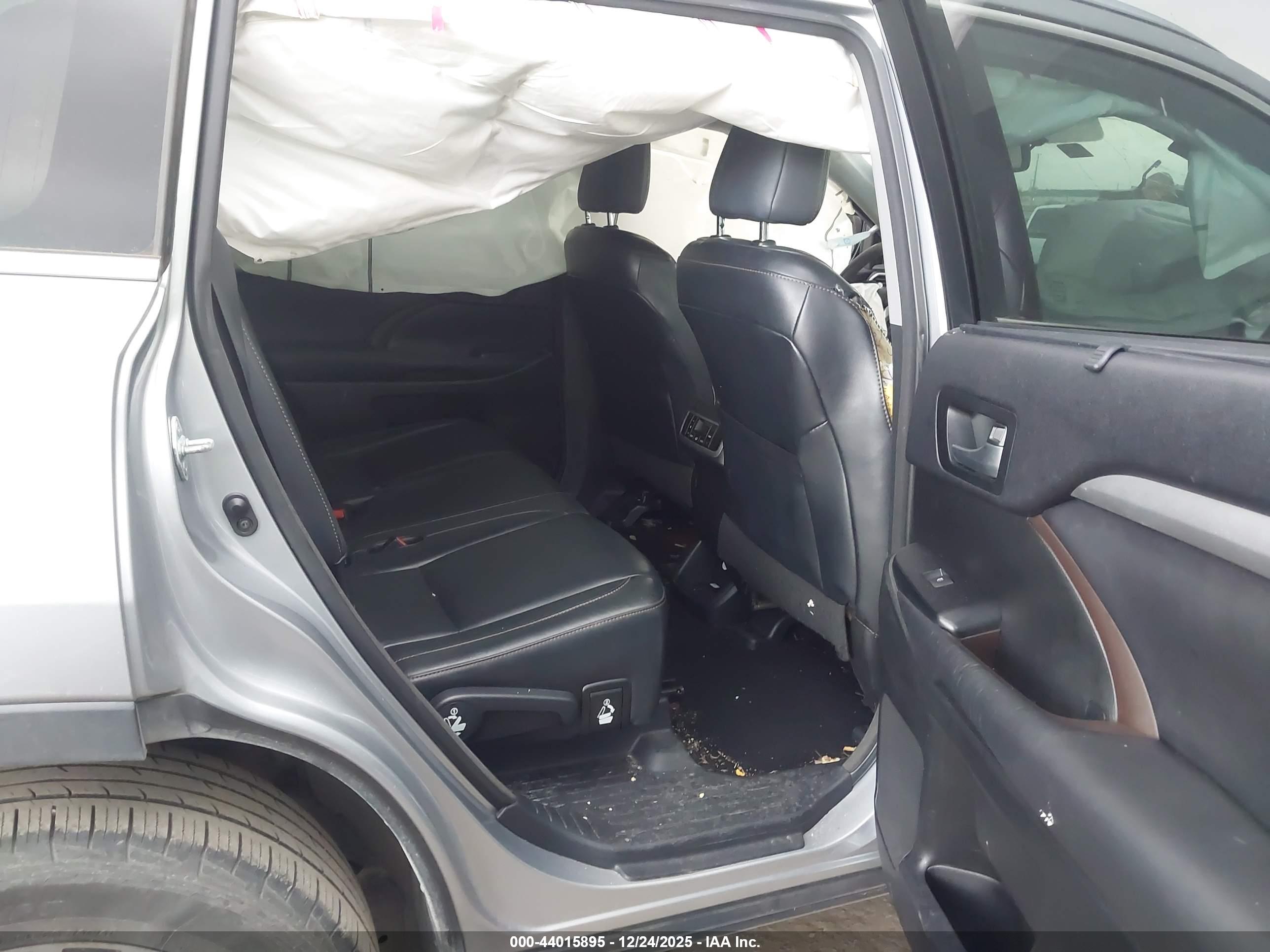 TOYOTA HIGHLANDER image 8