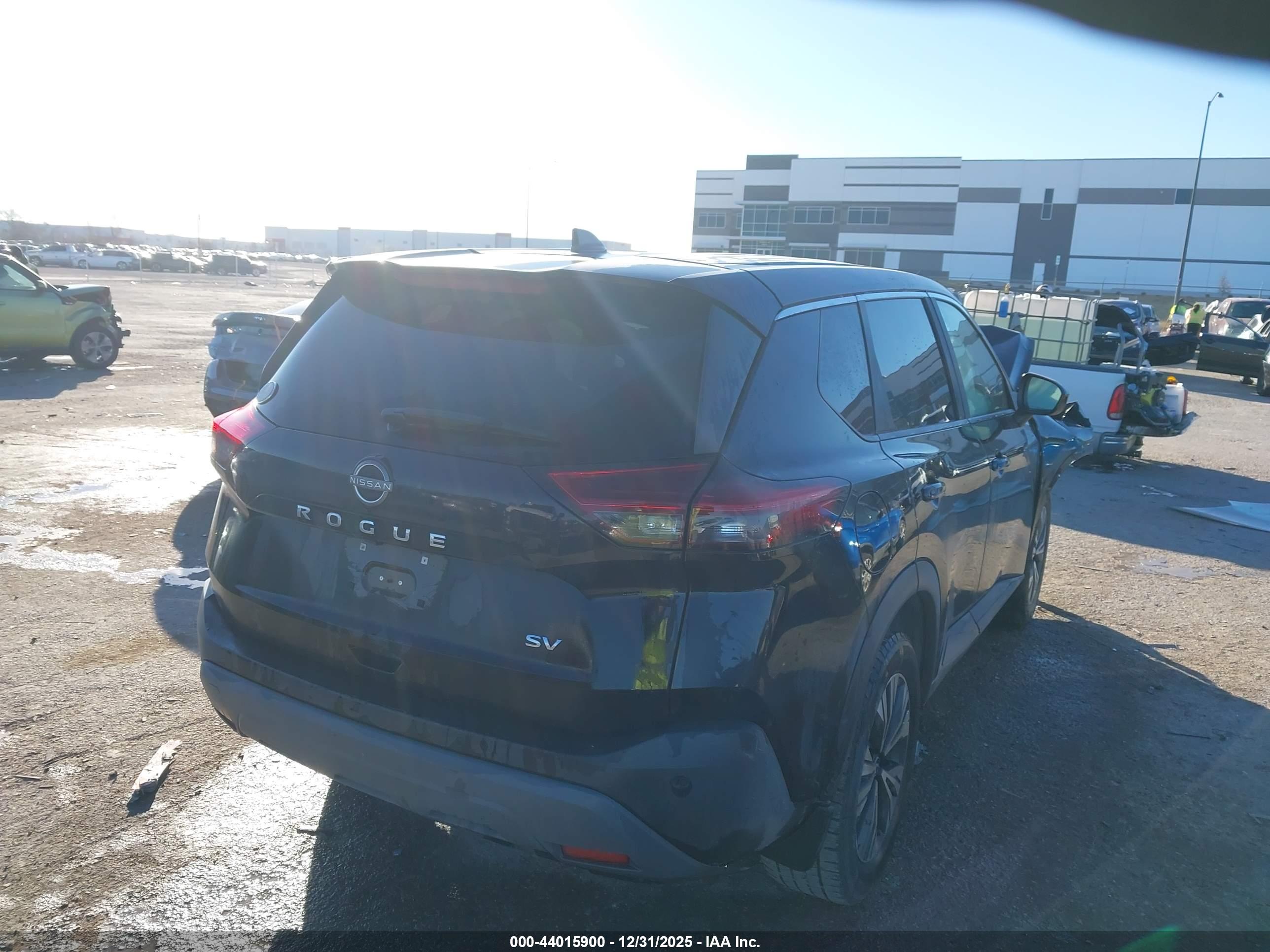 NISSAN ROGUE image 4