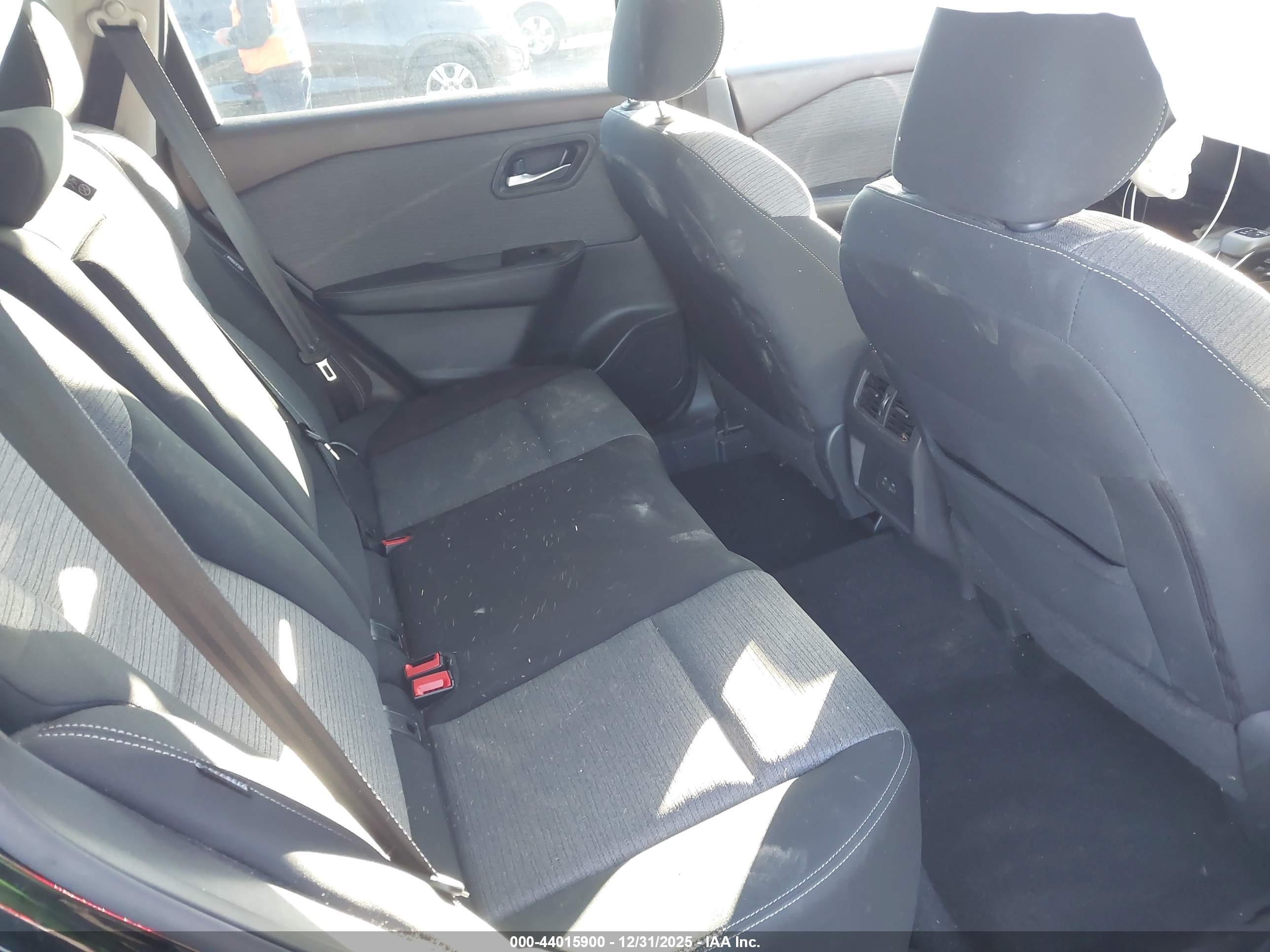 NISSAN ROGUE image 8