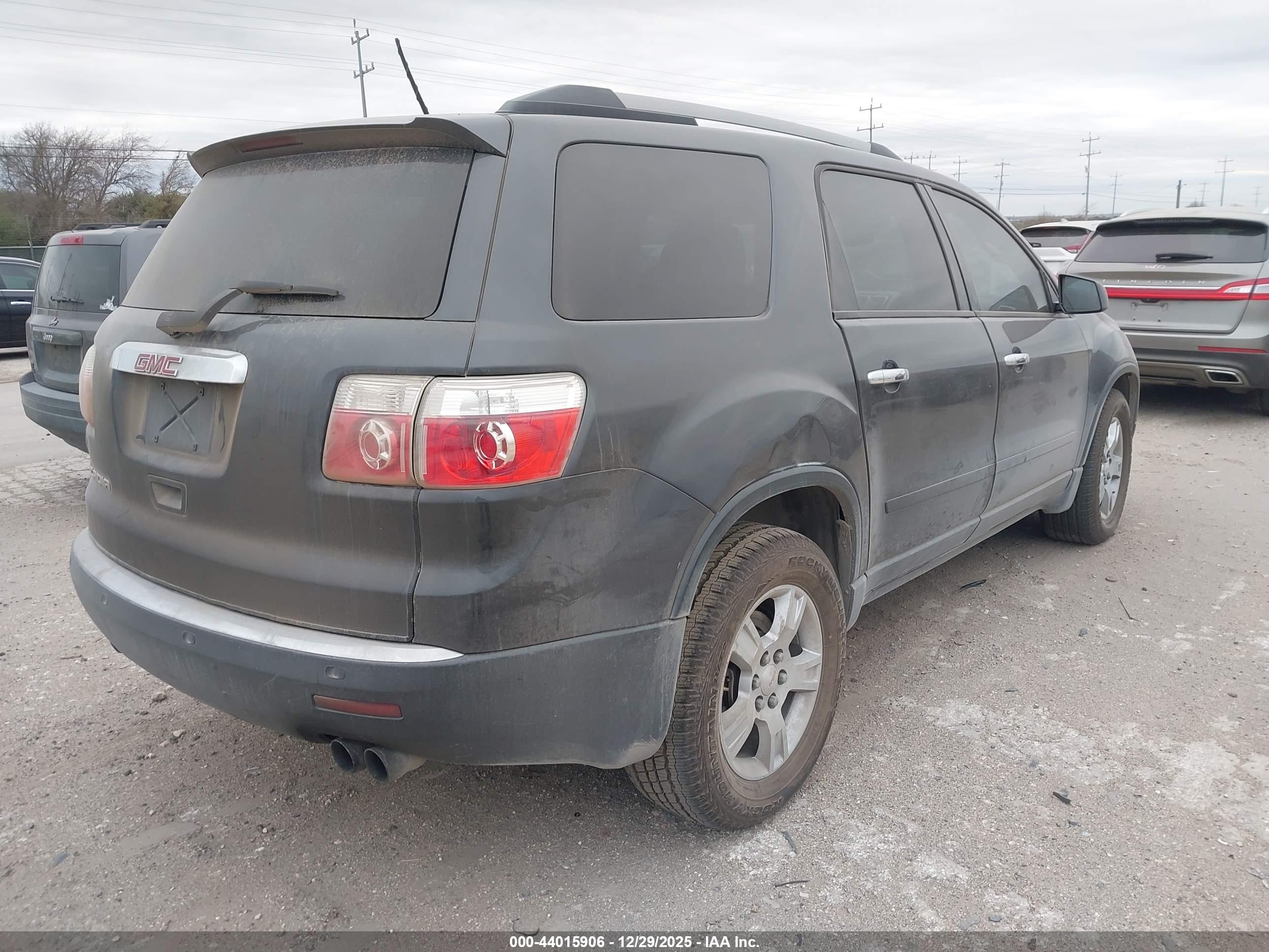 GMC ACADIA image 4