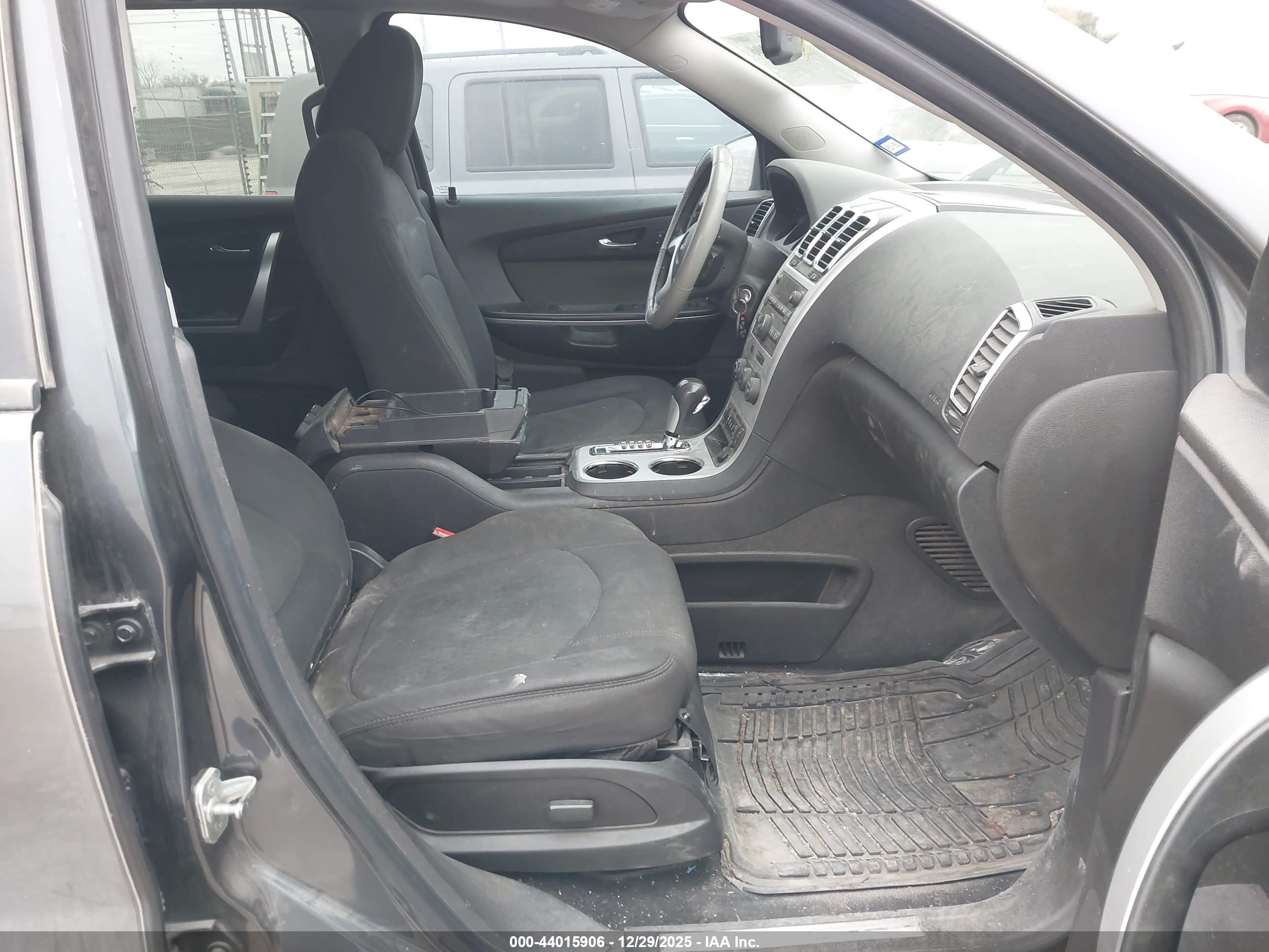 GMC ACADIA image 5