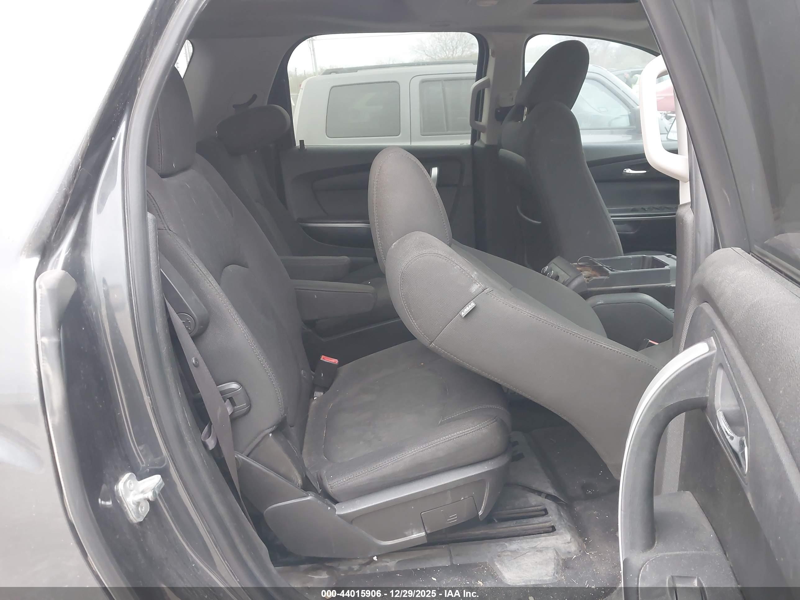 GMC ACADIA image 8