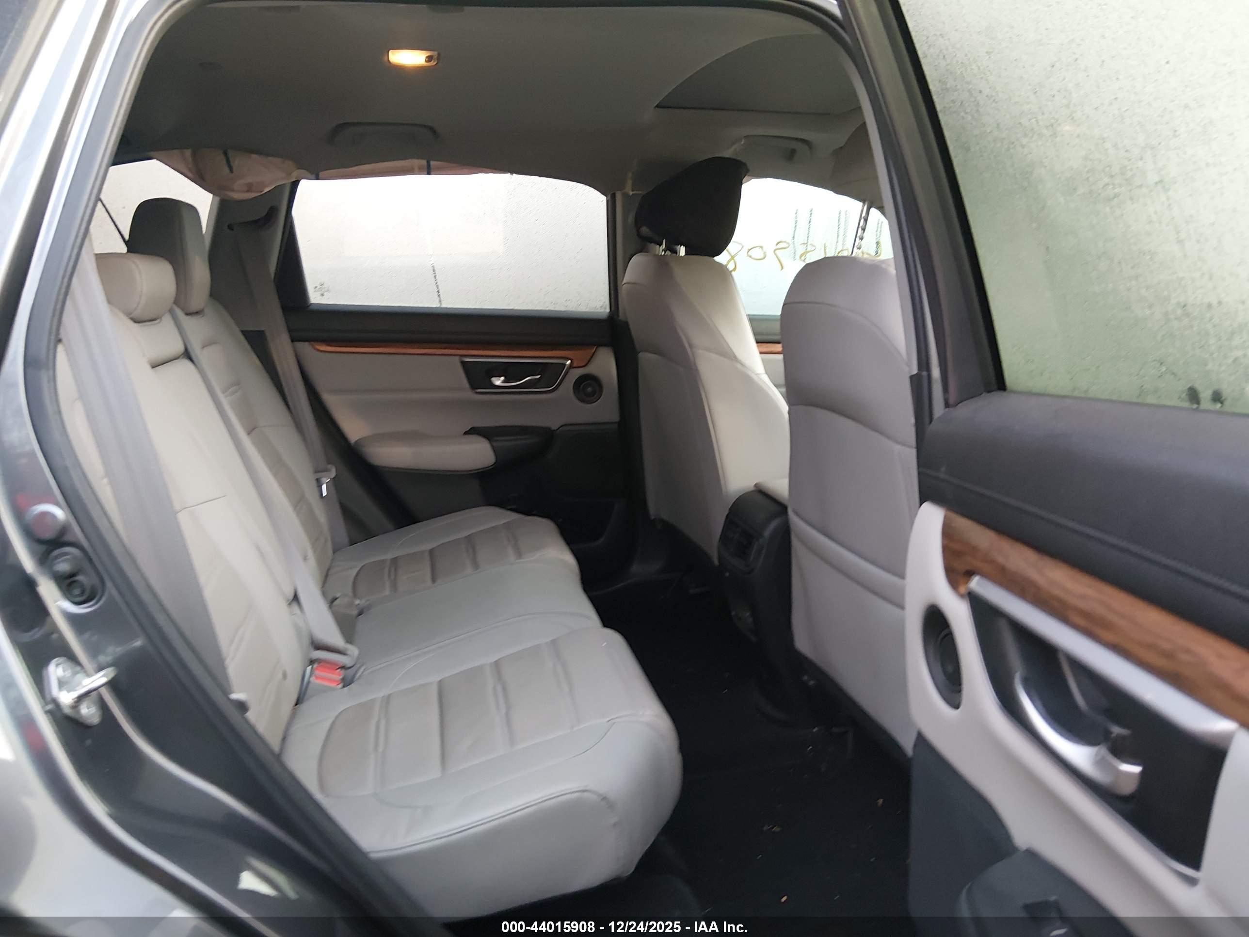 HONDA CR-V image 8