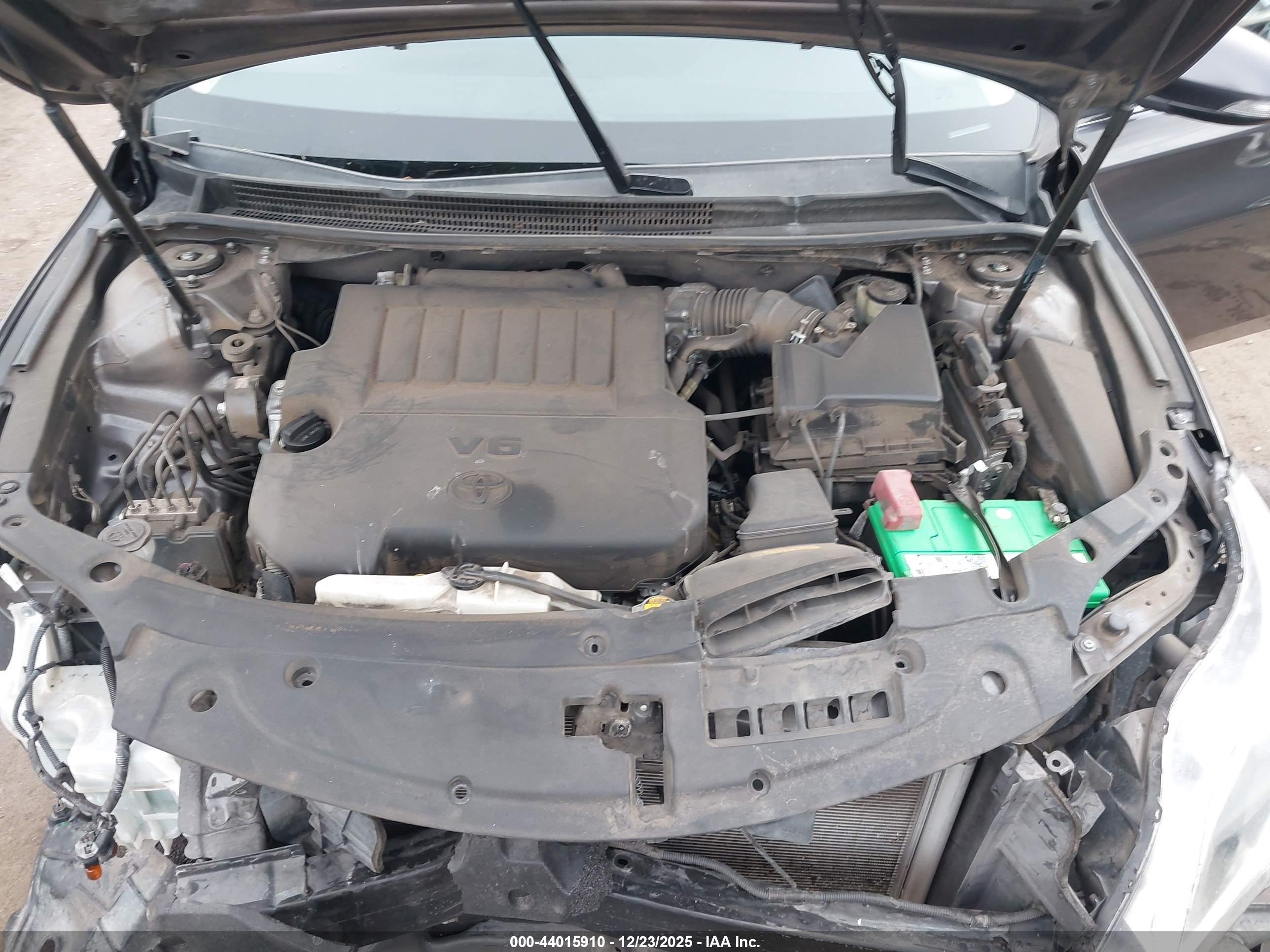 TOYOTA AVALON image 10