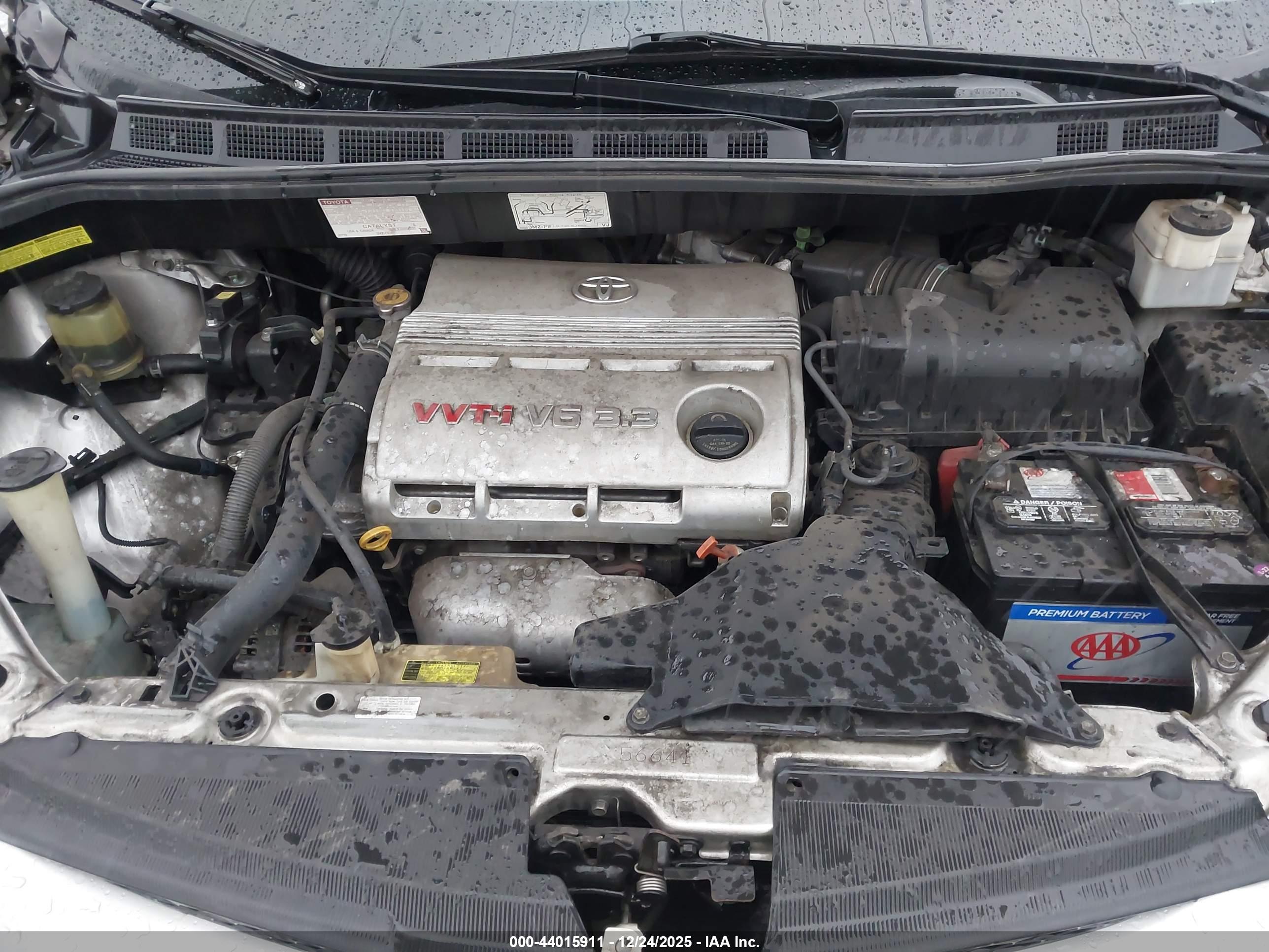 TOYOTA SIENNA image 10