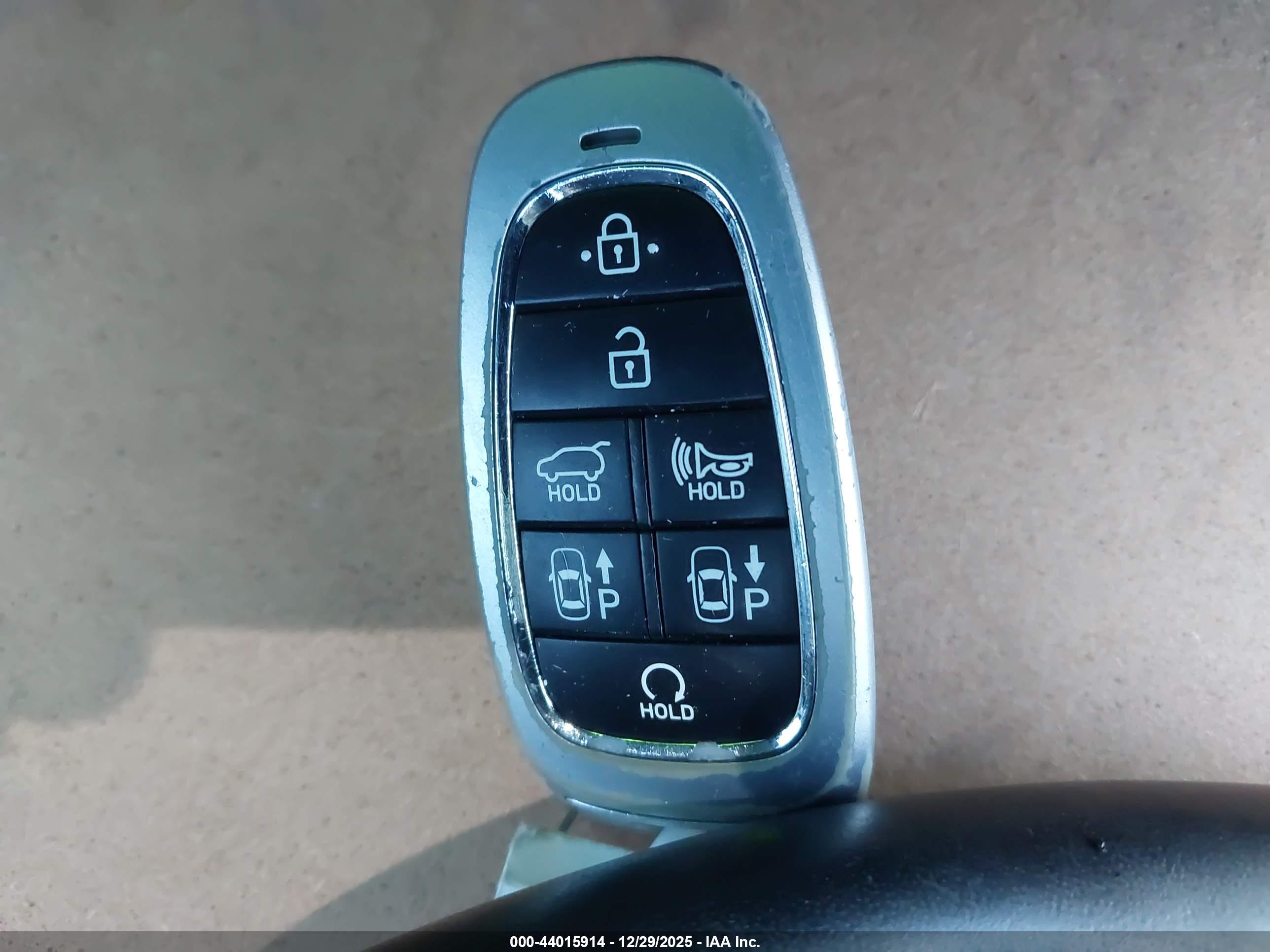 HYUNDAI SANTA image 11