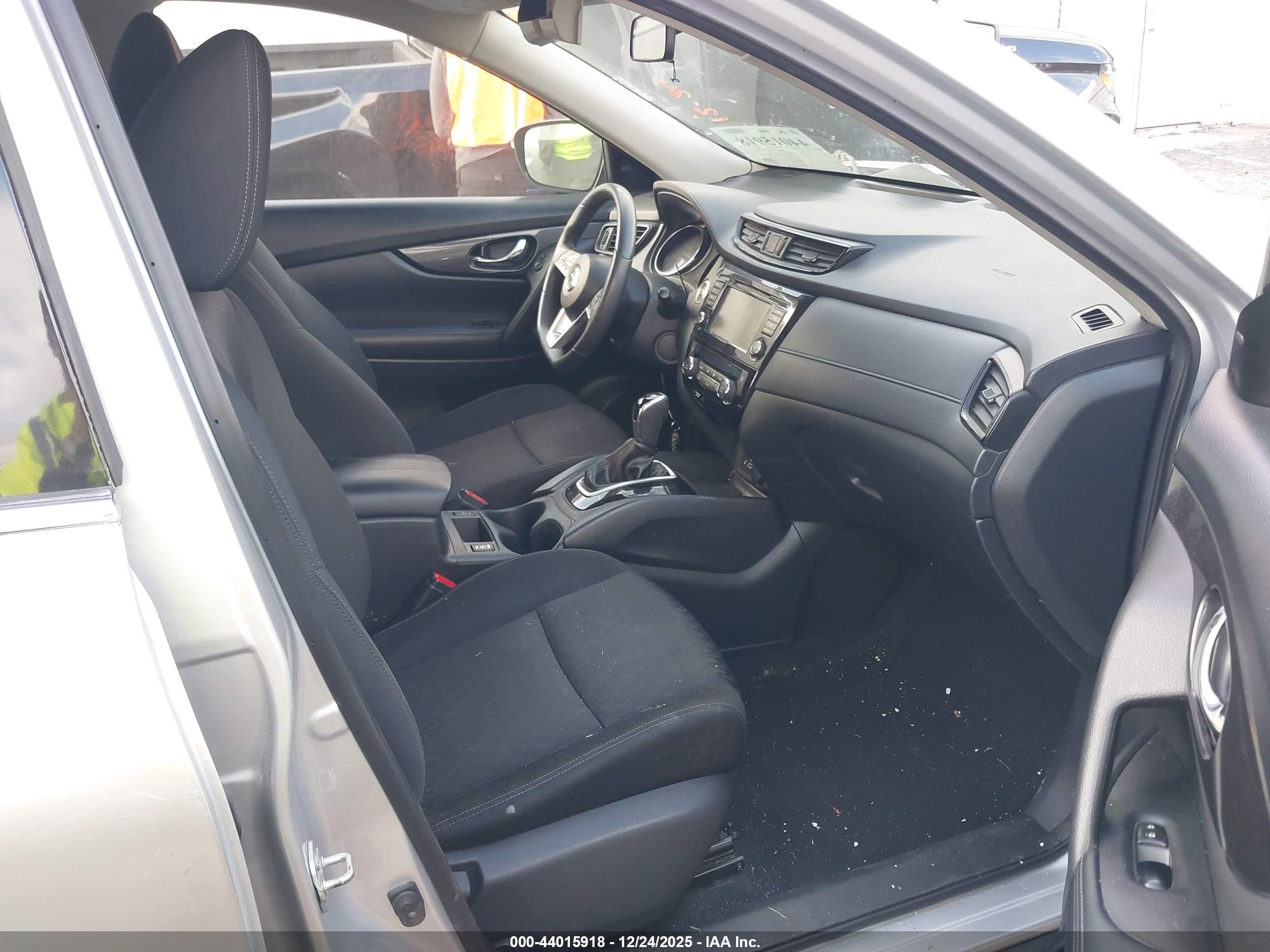 NISSAN ROGUE image 5