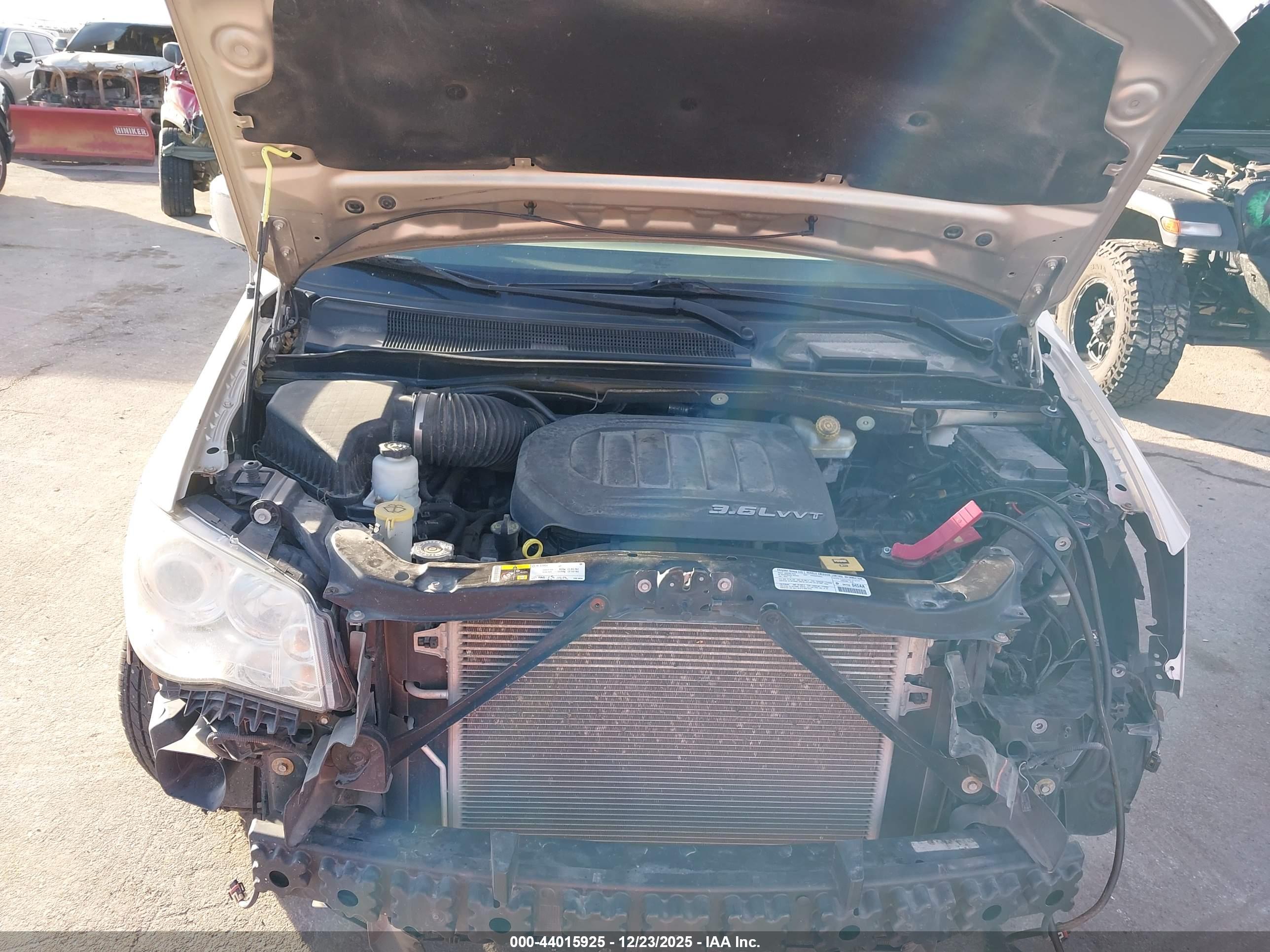 CHRYSLER TOWN image 10