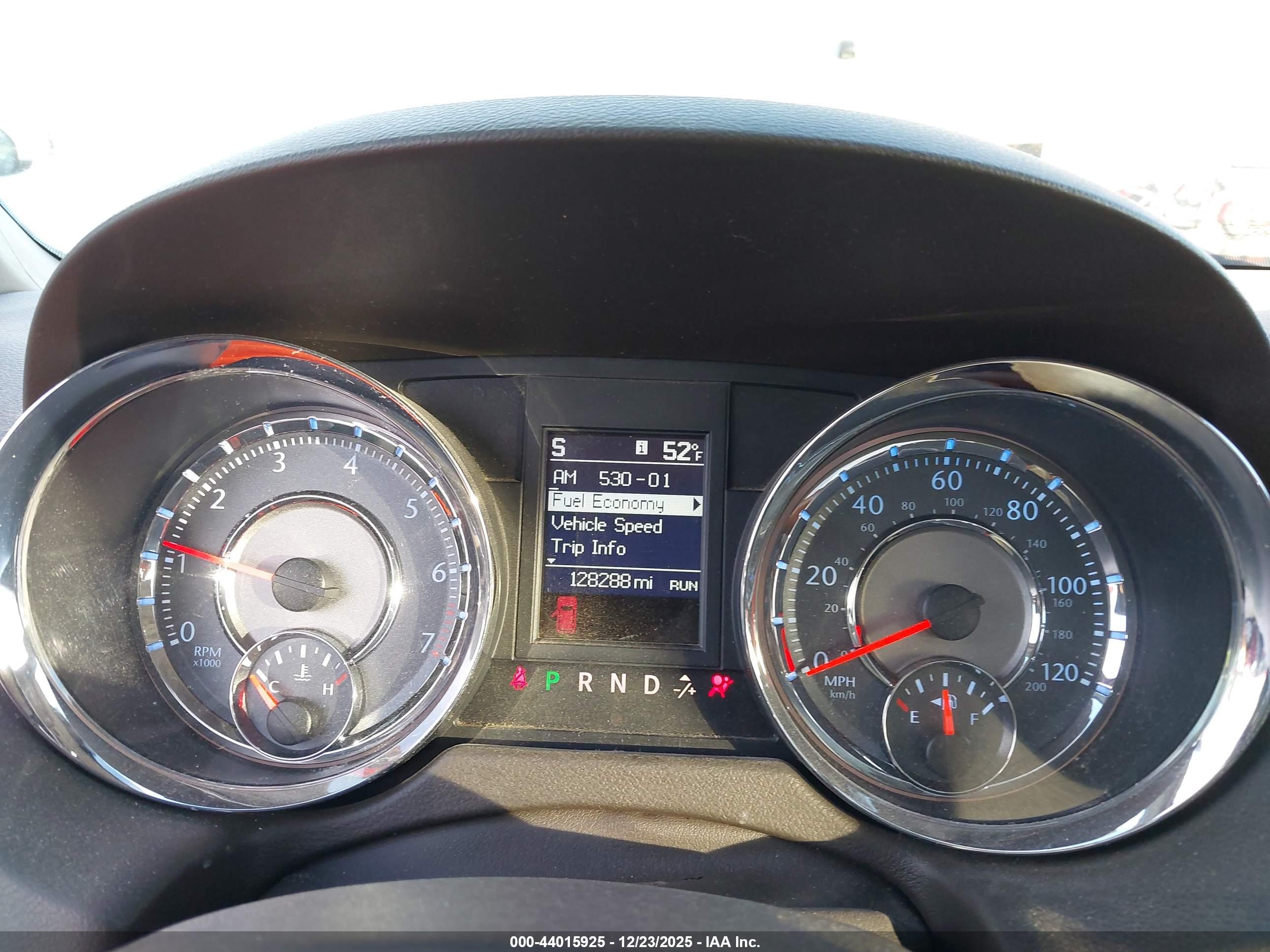CHRYSLER TOWN image 7
