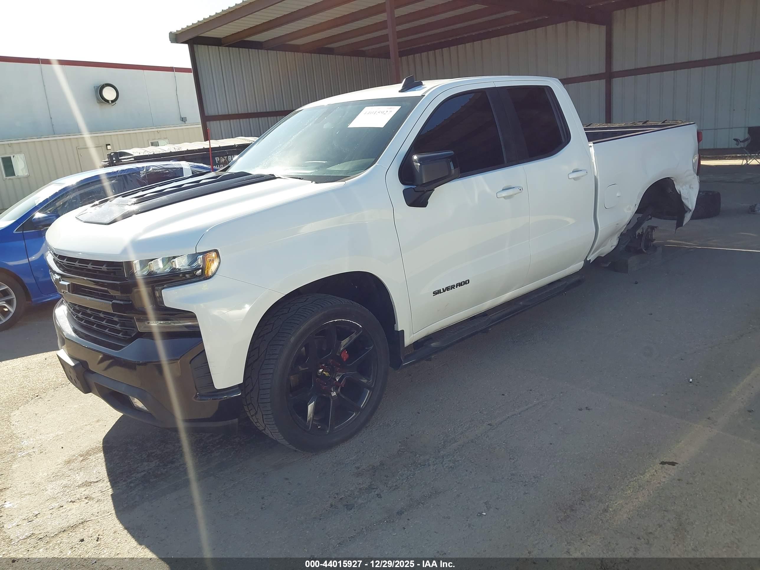 CHEVROLET SILVERADO image 2